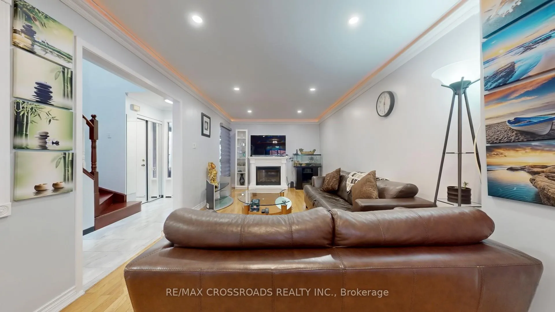 Photo 9 of 25 Rowe Court, Markham, Middlefield — HOMEH