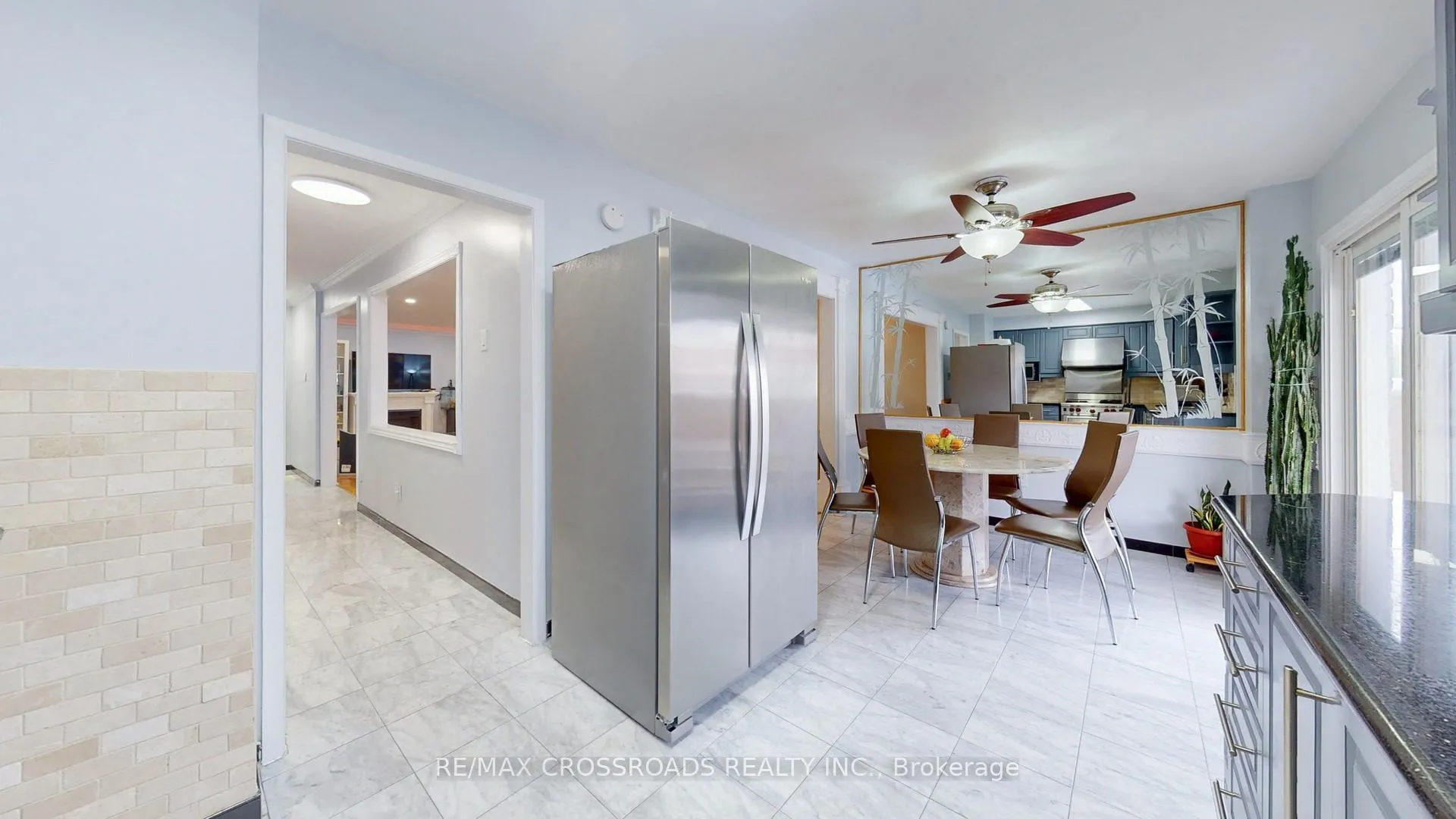Photo 12 of 25 Rowe Court, Markham, Middlefield — HOMEH