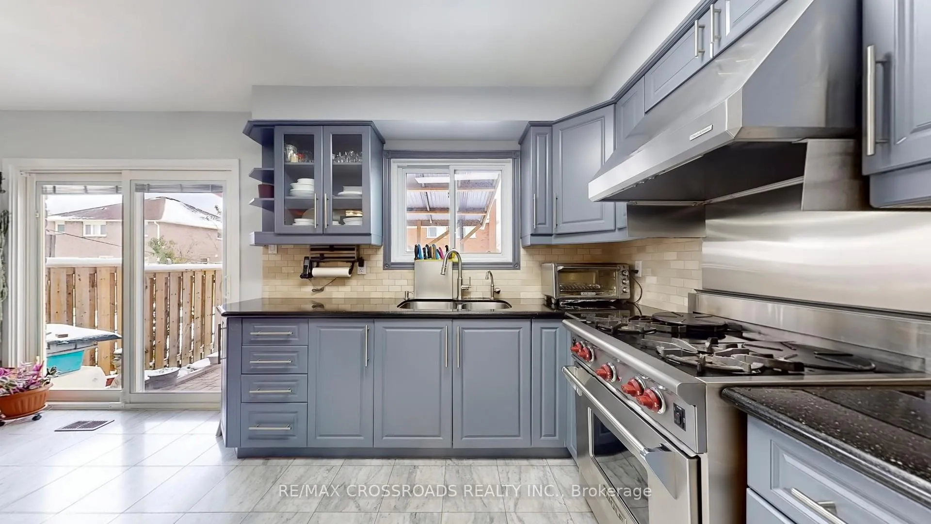 Photo 14 of 25 Rowe Court, Markham, Middlefield — HOMEH