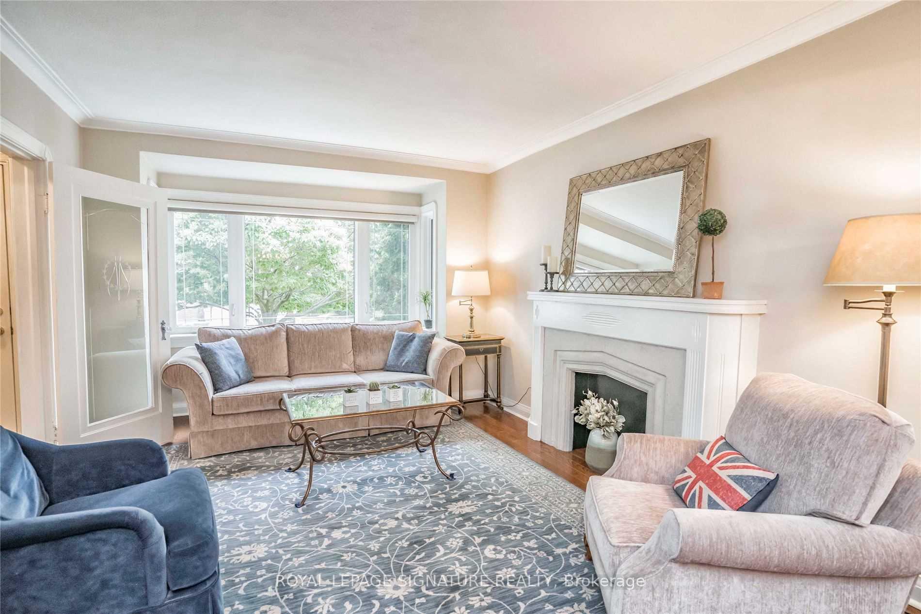 Photo 2 of 20 Roblin Avenue, Toronto, East York — HOMEH