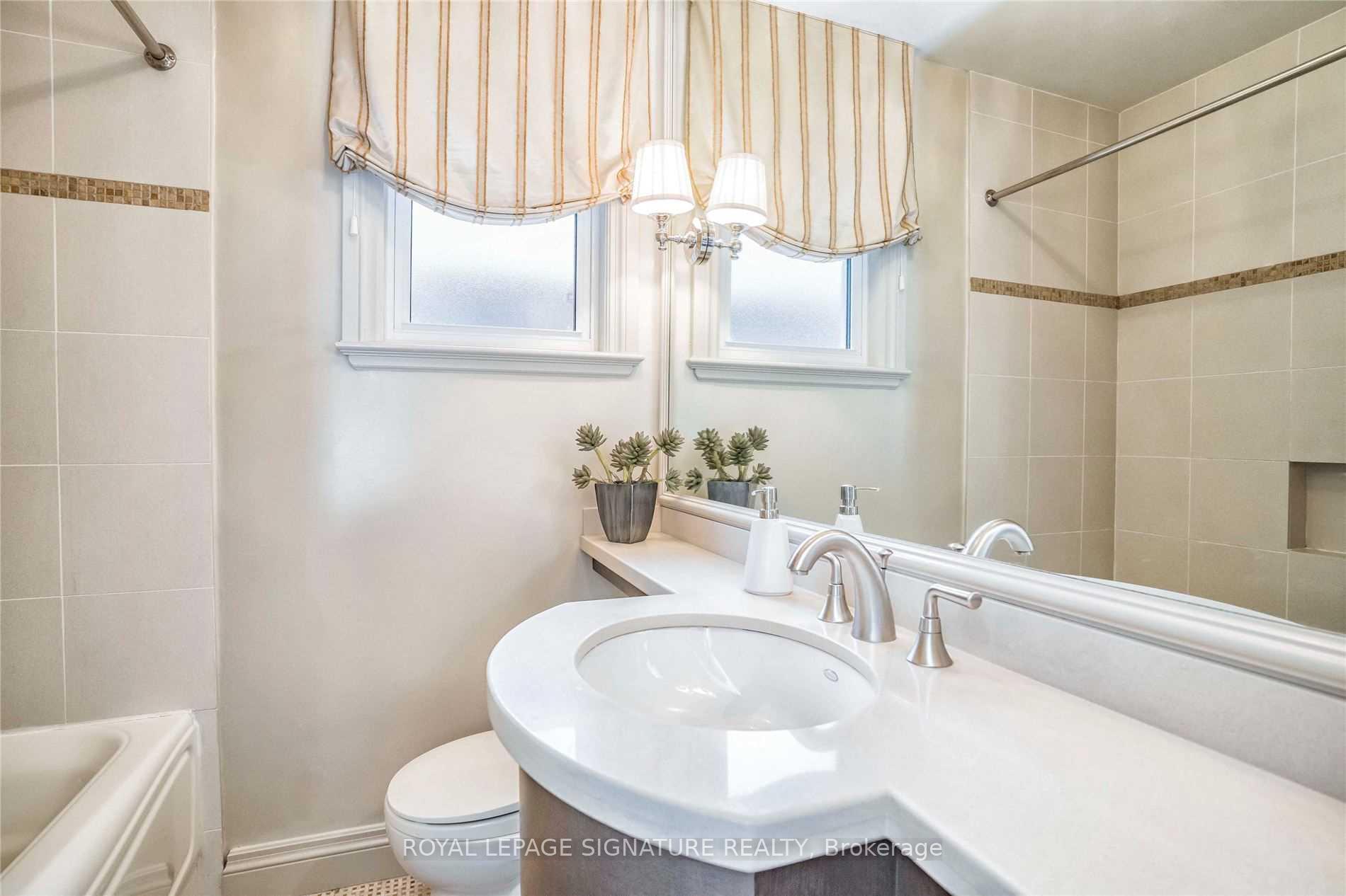 Photo 12 of 20 Roblin Avenue, Toronto, East York — HOMEH
