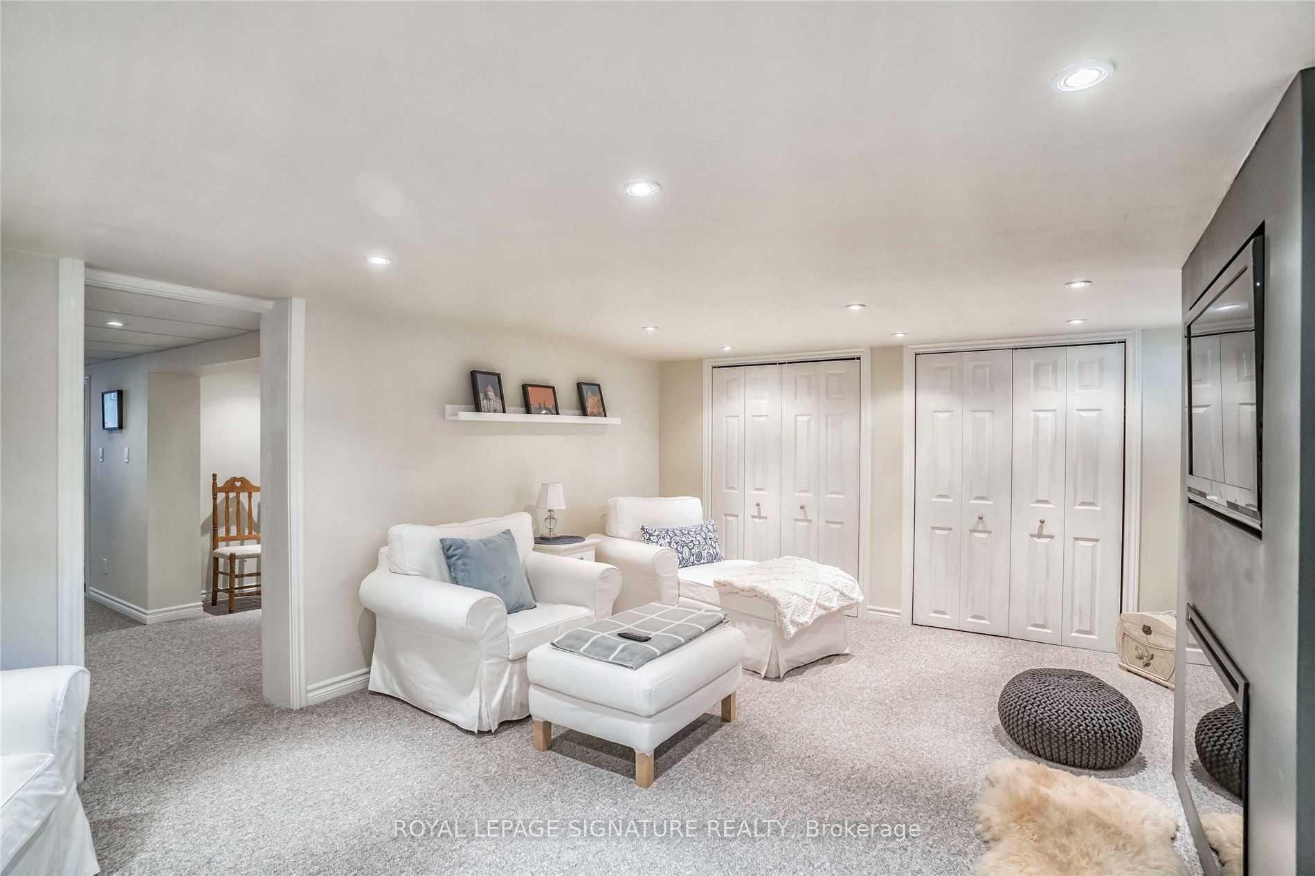 Photo 18 of 20 Roblin Avenue, Toronto, East York — HOMEH