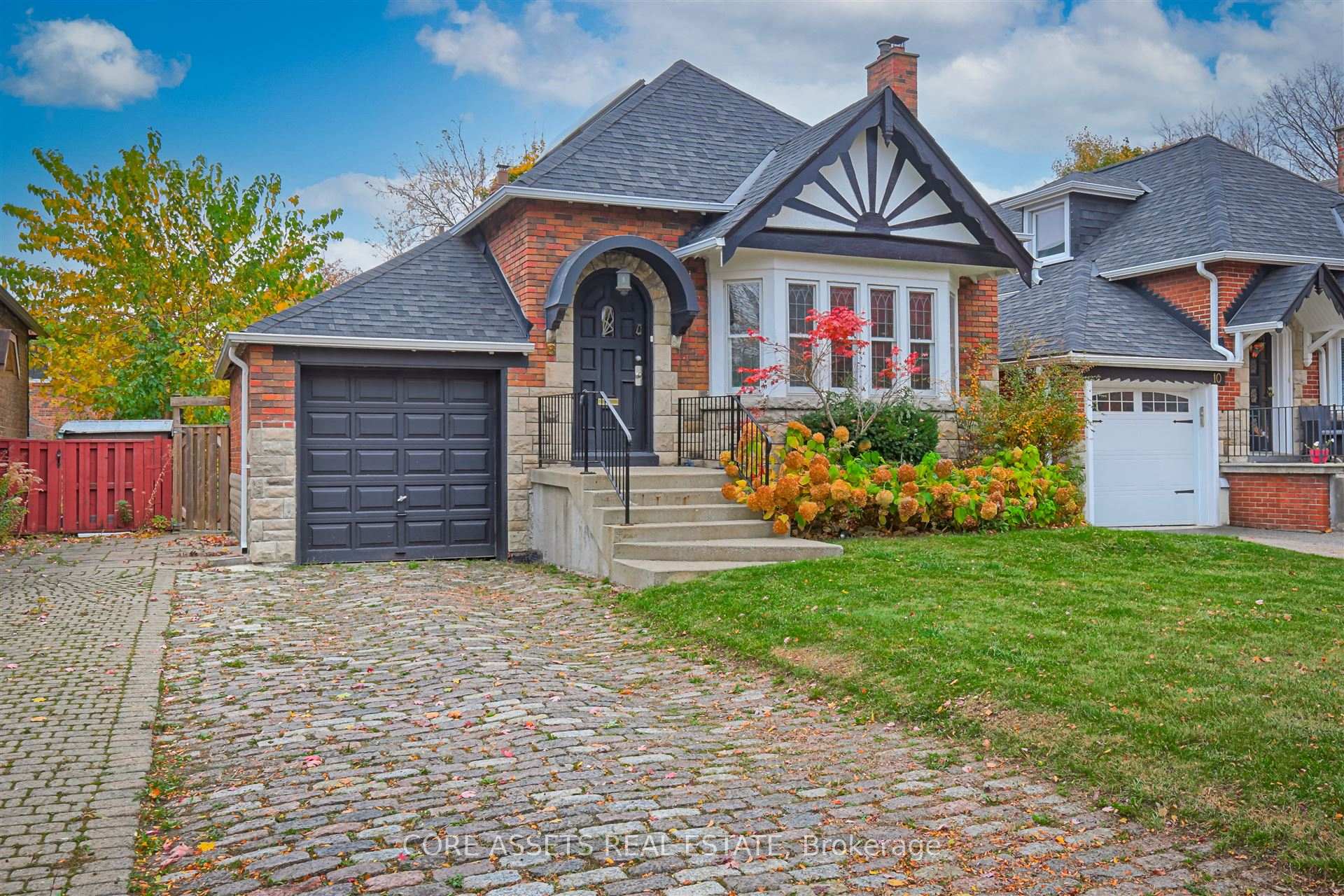 Photo 2 of 8 Park Hill Road, Toronto, Forest Hill North — HOMEH