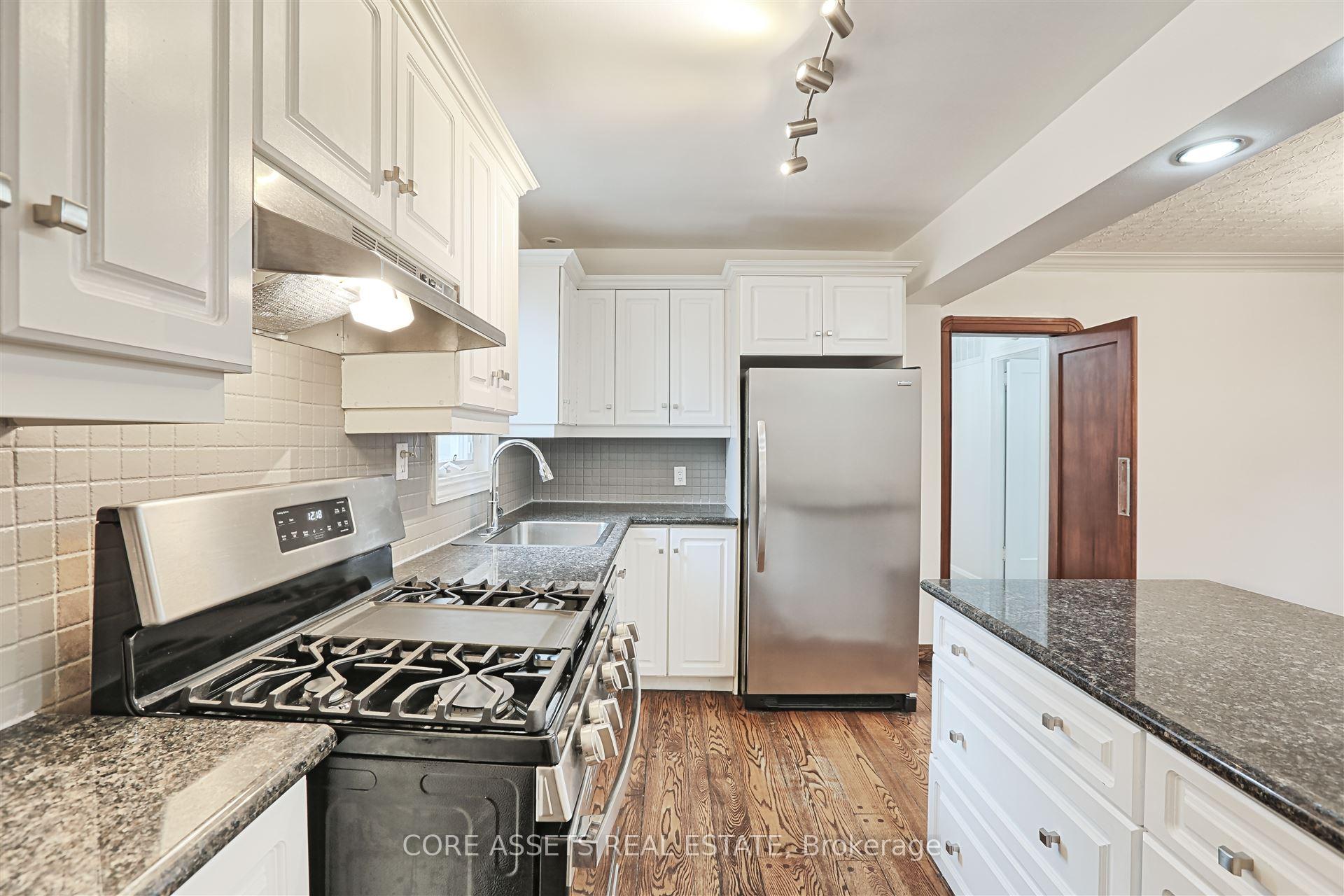 Photo 9 of 8 Park Hill Road, Toronto, Forest Hill North — HOMEH