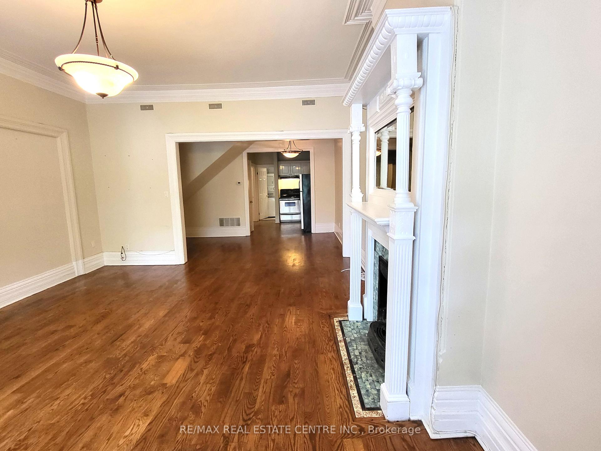 Photo 2 of Unit 1, 129 Walmer Road, Toronto, The Annex — HOMEH