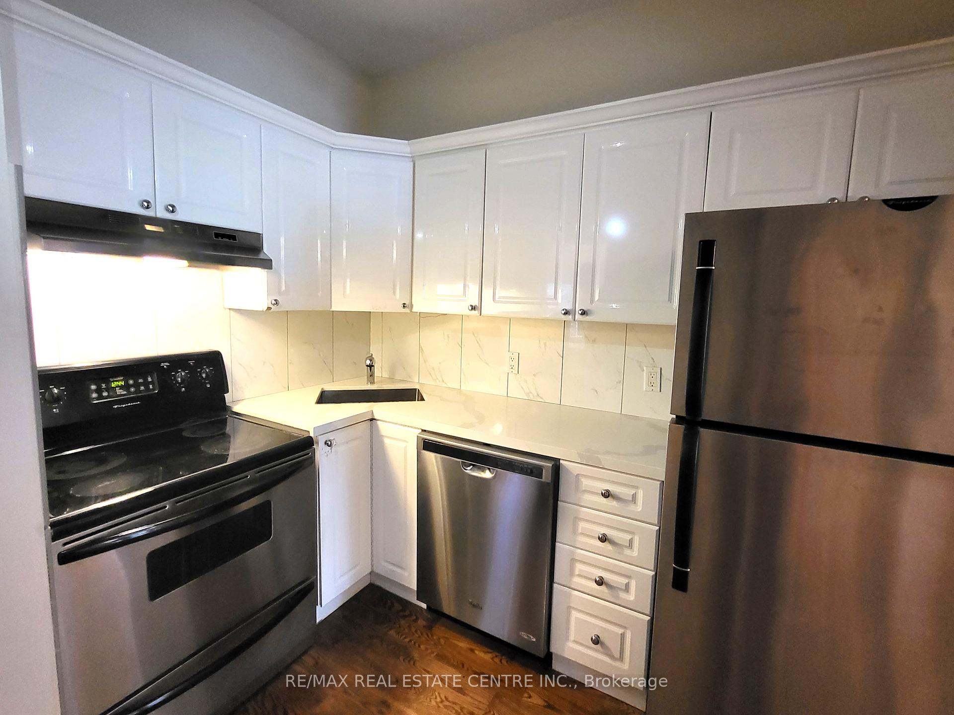 Photo 5 of Unit 1, 129 Walmer Road, Toronto, The Annex — HOMEH