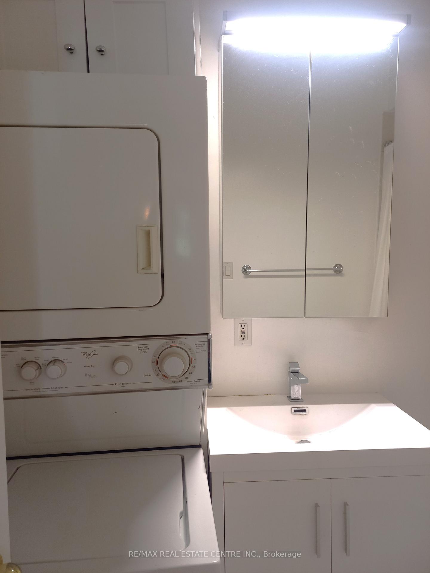 Photo 8 of Unit 1, 129 Walmer Road, Toronto, The Annex — HOMEH