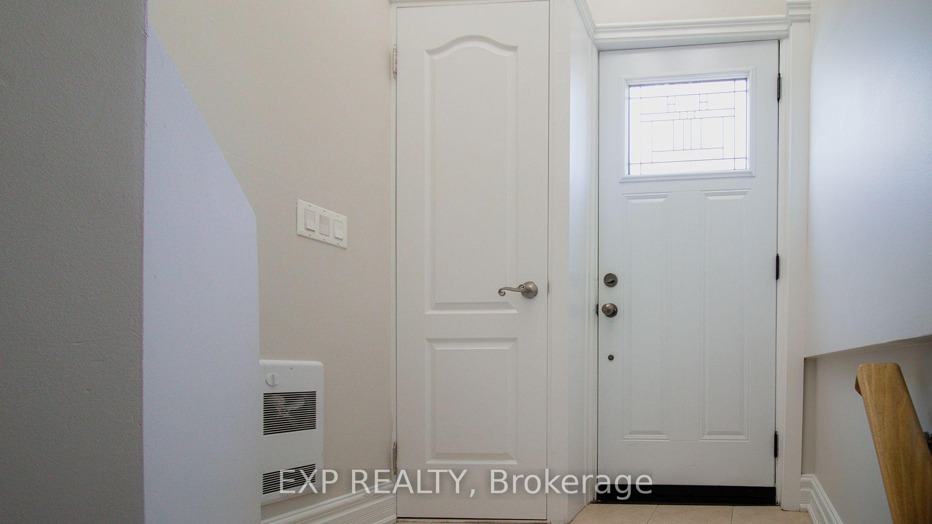 Photo 2 of Unit LOWER, 131 Braemar Avenue, Toronto, Yonge-Eglinton — HOMEH