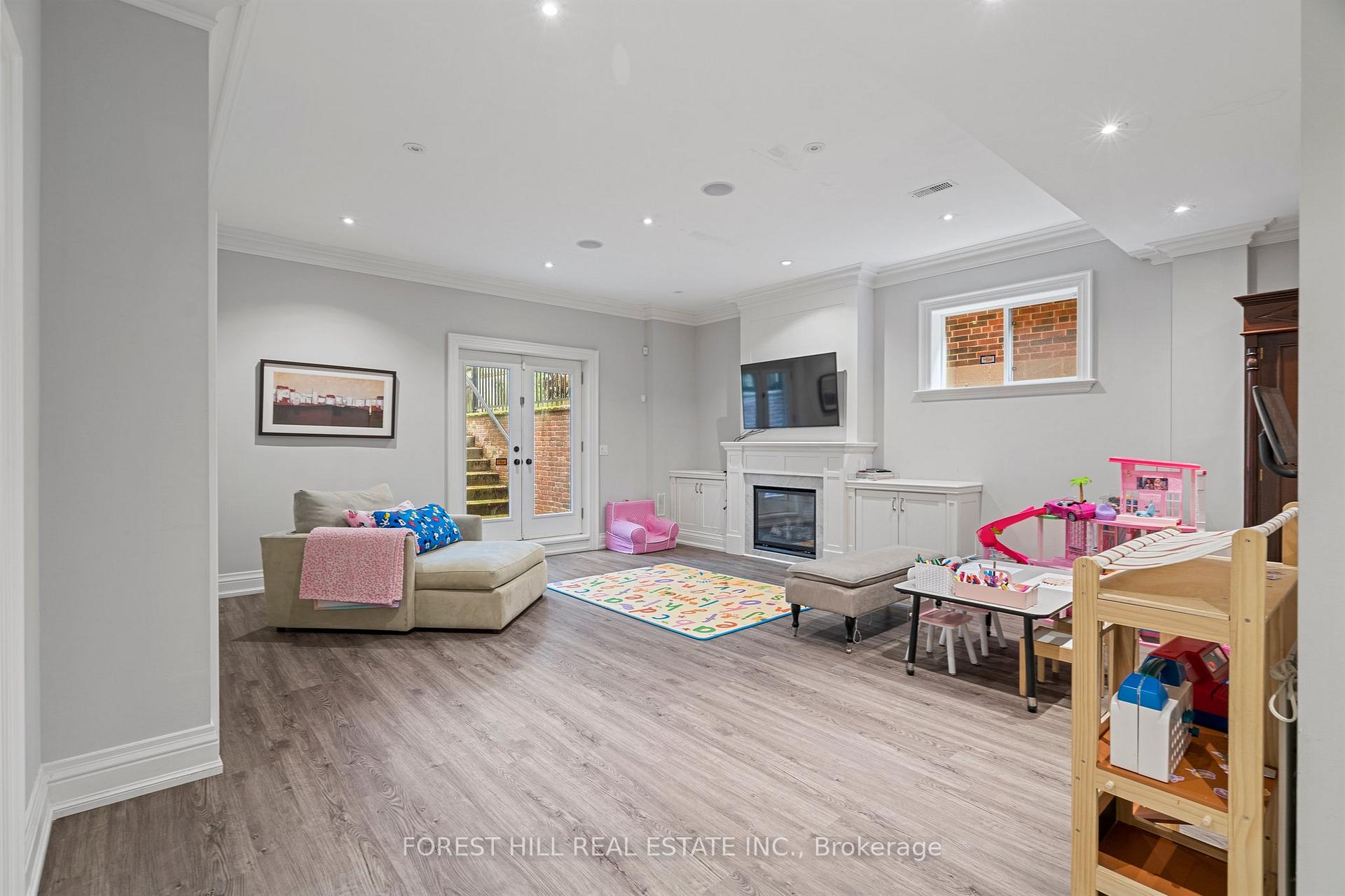 Photo 26 of 102 Carmichael Avenue, Toronto, Bedford Park-Nortown — HOMEH