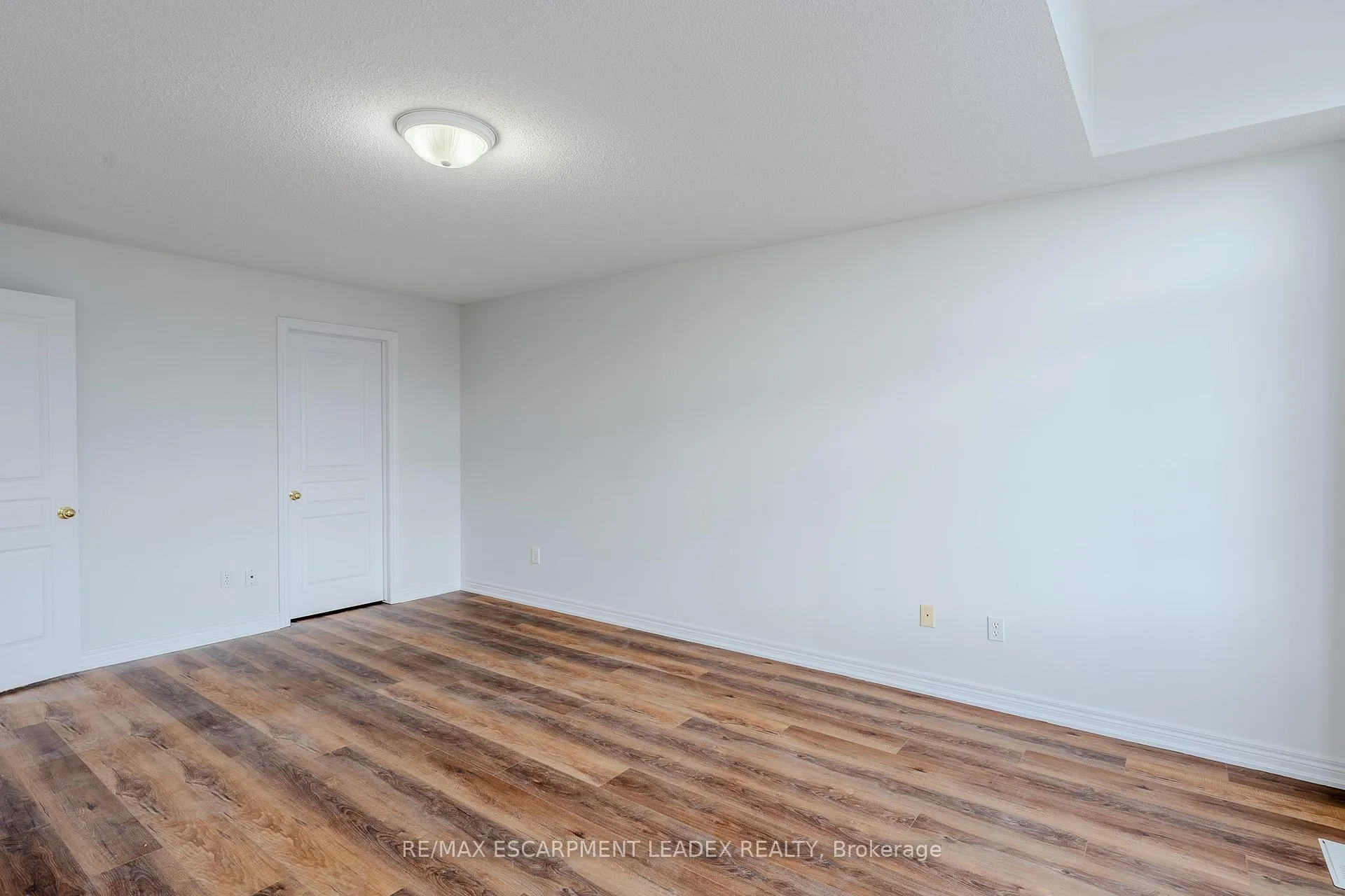 Photo 25 of 468 Stonehenge Drive, Hamilton, Meadowlands — HOMEH