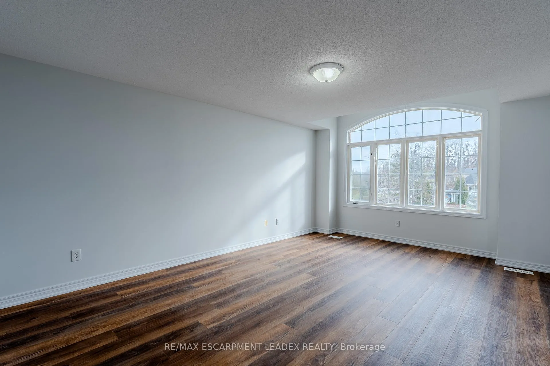 Photo 31 of 468 Stonehenge Drive, Hamilton, Meadowlands — HOMEH