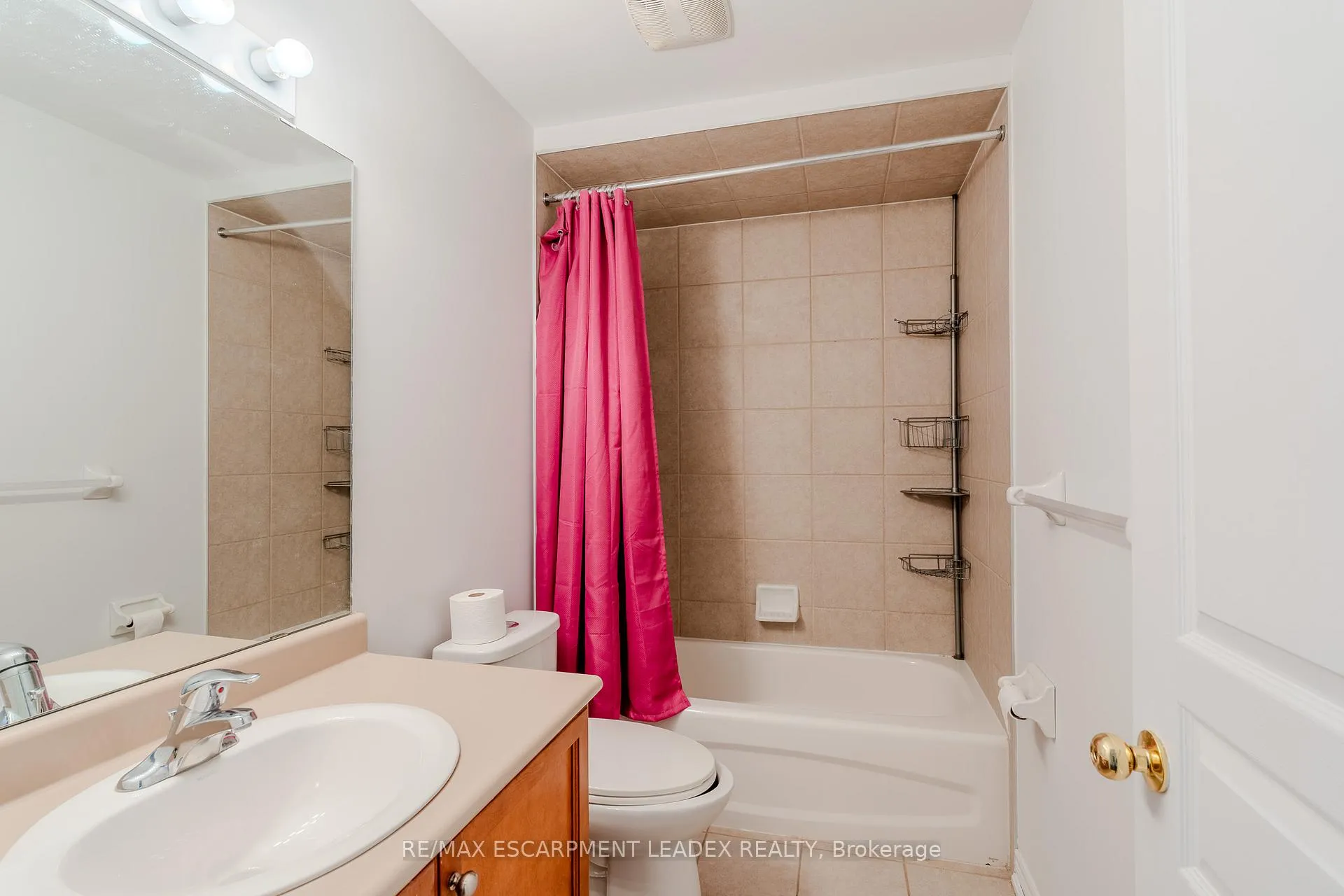 Photo 33 of 468 Stonehenge Drive, Hamilton, Meadowlands — HOMEH