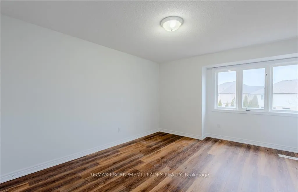Photo 37 of 468 Stonehenge Drive, Hamilton, Meadowlands — HOMEH