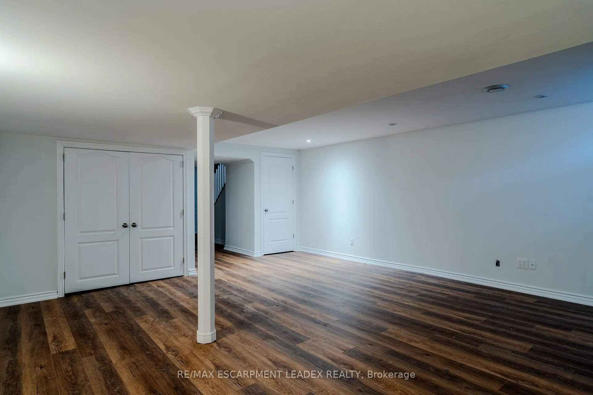 Photo 43 of 468 Stonehenge Drive, Hamilton, Meadowlands — HOMEH