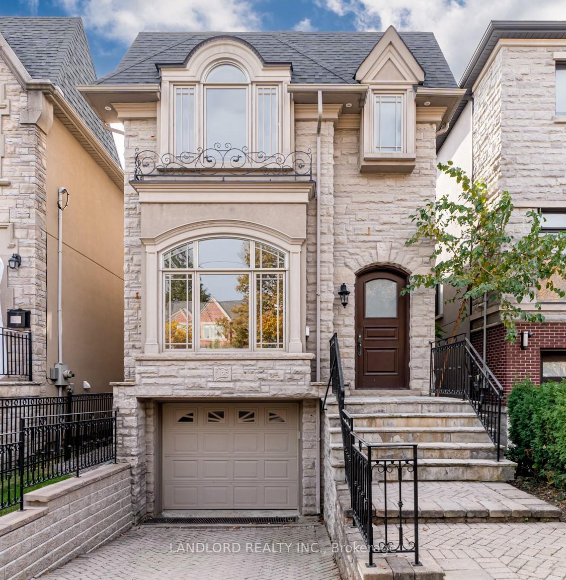 Front of 425 Cranbrooke Avenue