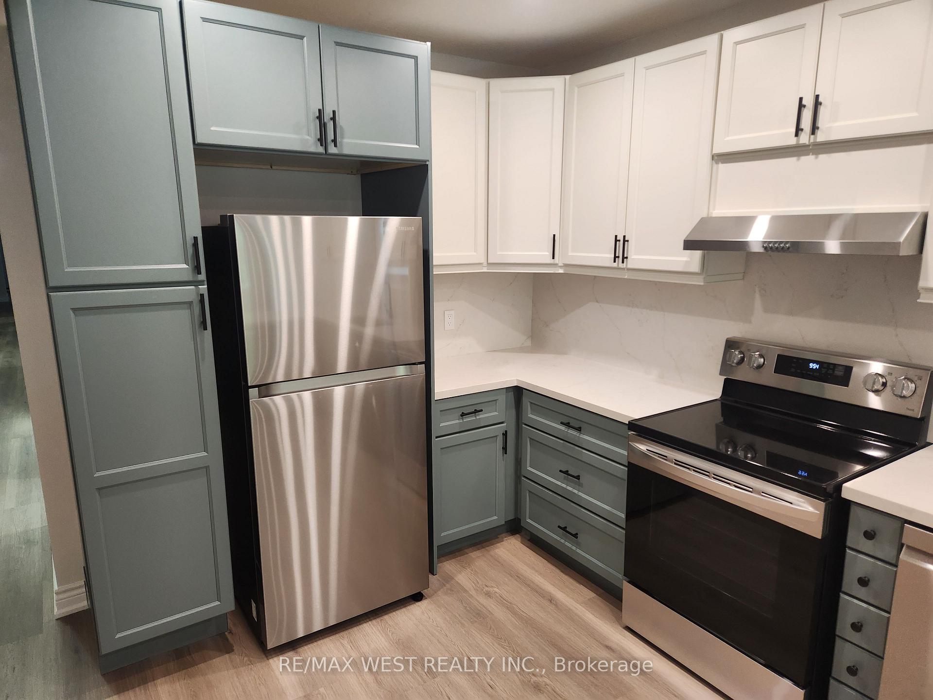 Photo 7 of Unit Upper, 992 St Clair Avenue W, Toronto, Oakwood Village — HOMEH
