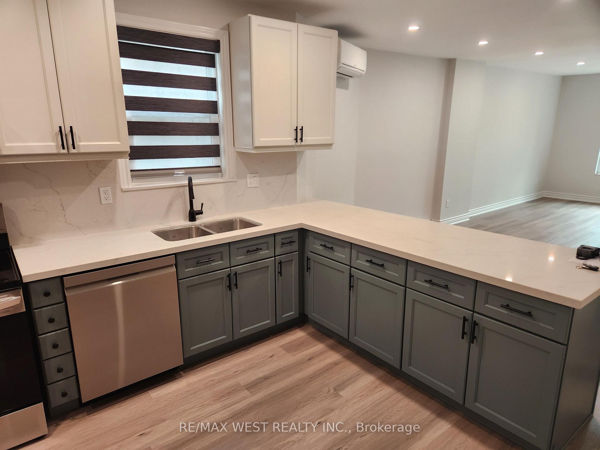Photo 8 of Unit Upper, 992 St Clair Avenue W, Toronto, Oakwood Village — HOMEH