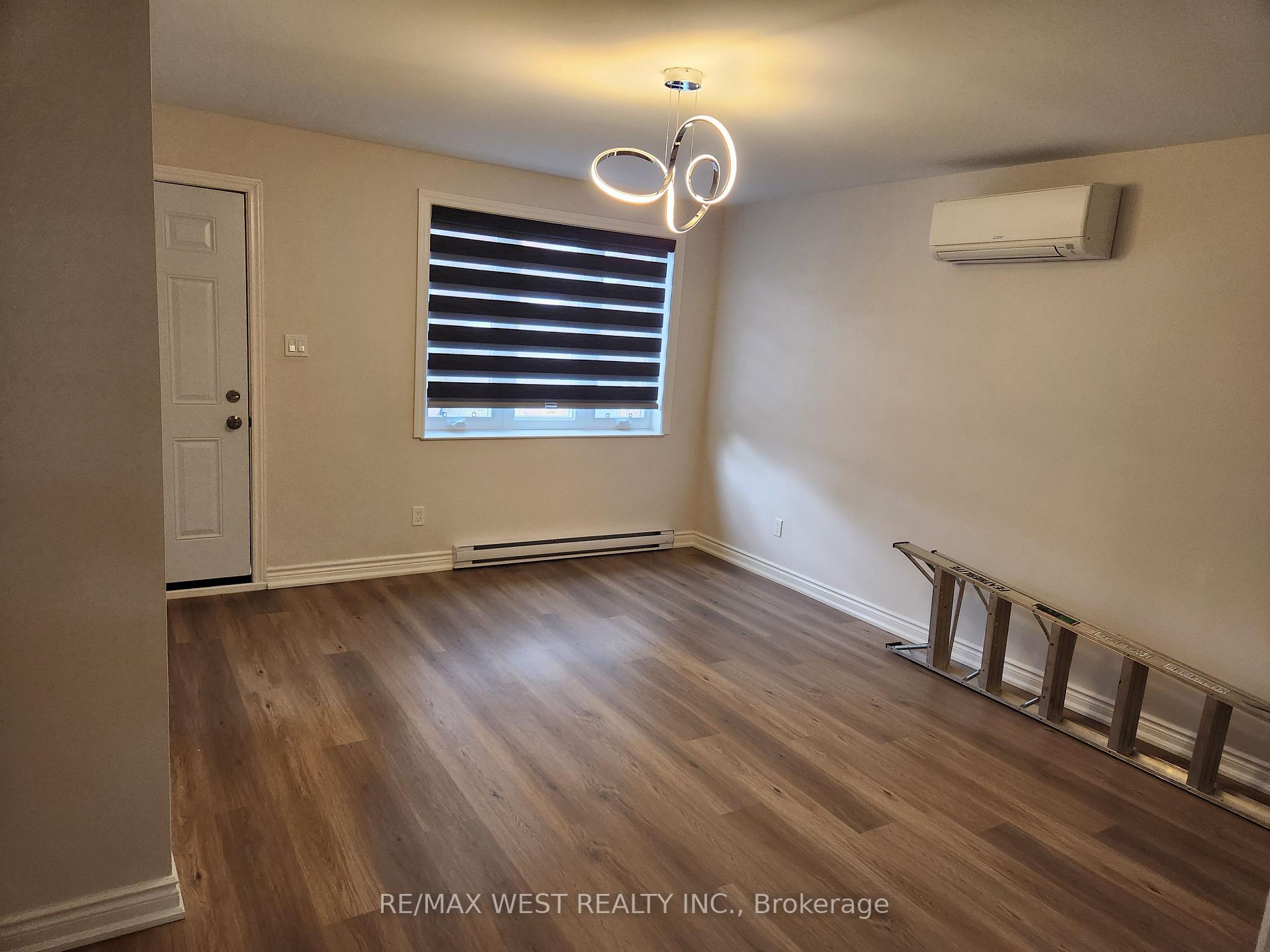 Photo 10 of Unit Upper, 992 St Clair Avenue W, Toronto, Oakwood Village — HOMEH