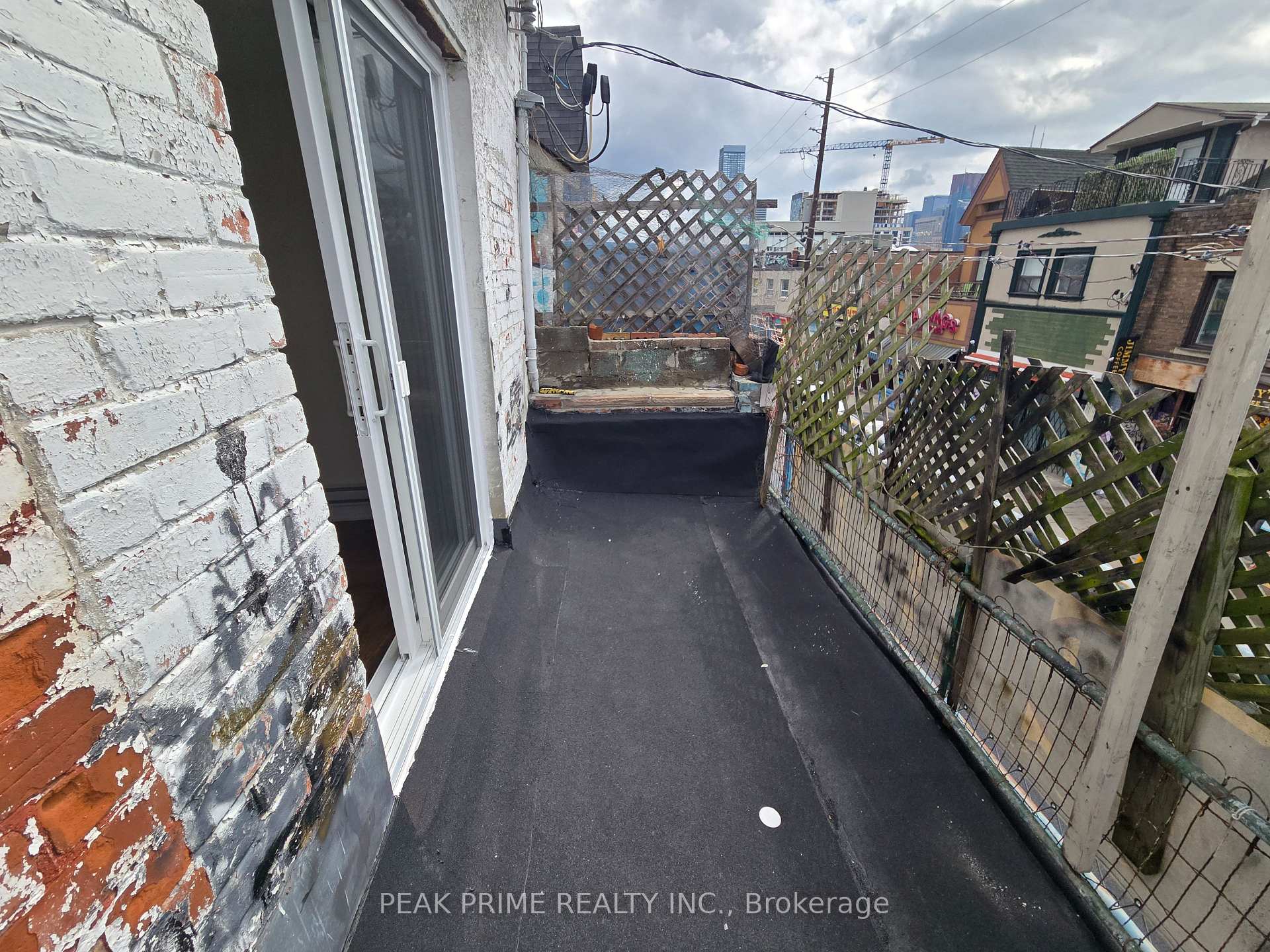 Photo 2 of Unit Upper, 198 Baldwin Street, Toronto, Kensington-Chinatown — HOMEH