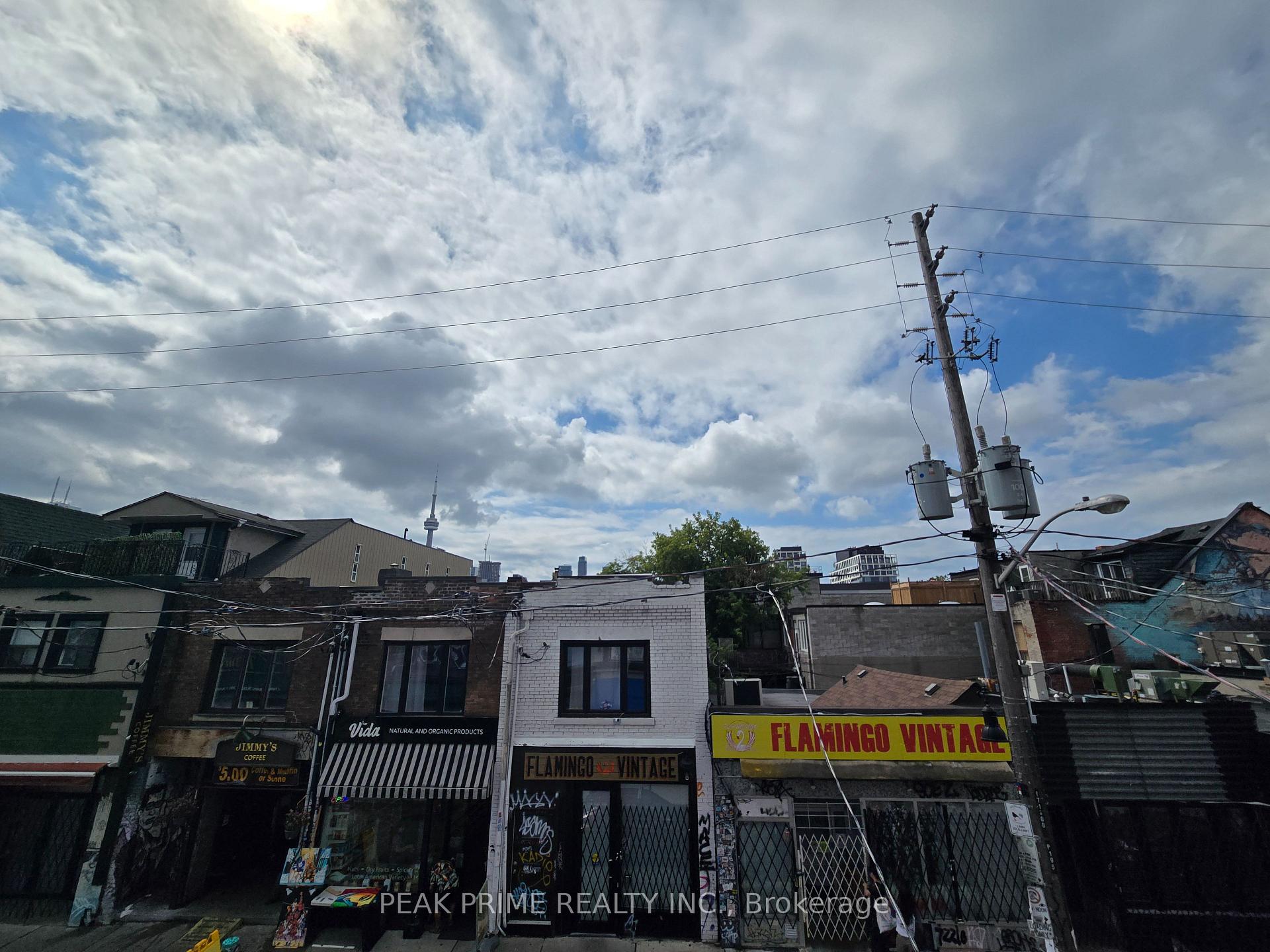 Photo 4 of Unit Upper, 198 Baldwin Street, Toronto, Kensington-Chinatown — HOMEH