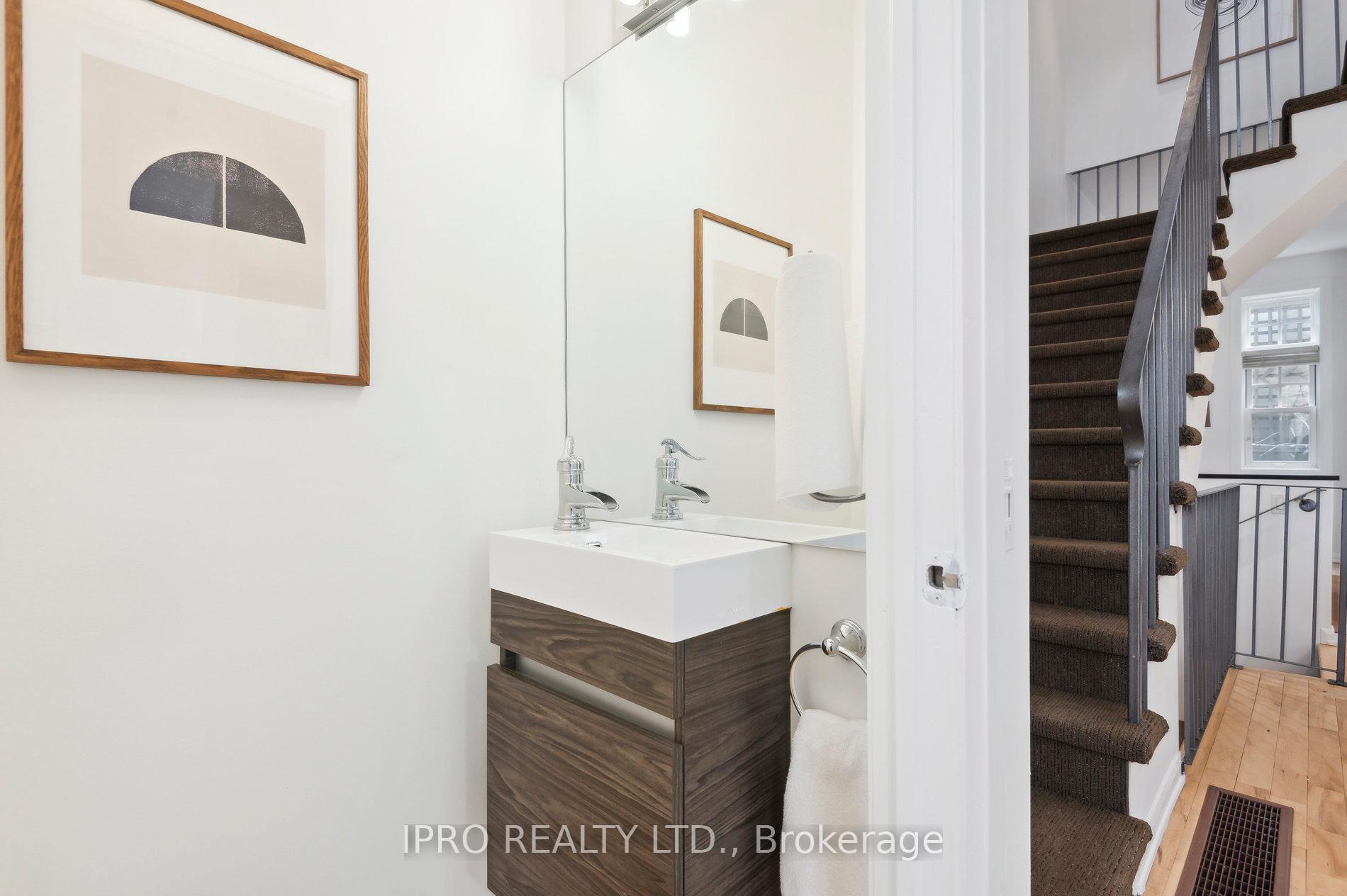 Photo 4 of 912D Logan Avenue, Toronto, Playter Estates-Danforth — HOMEH