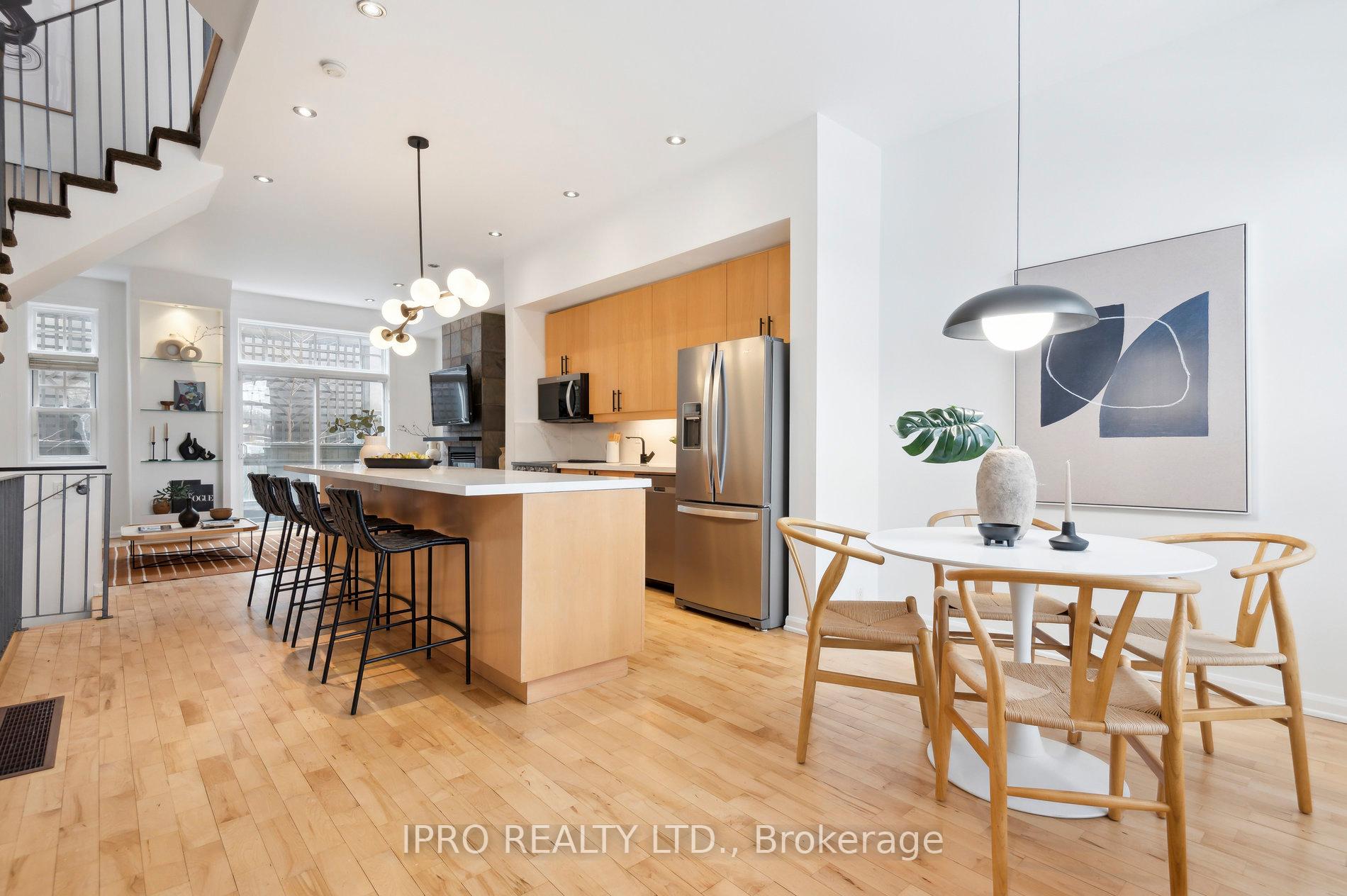 Photo 5 of 912D Logan Avenue, Toronto, Playter Estates-Danforth — HOMEH