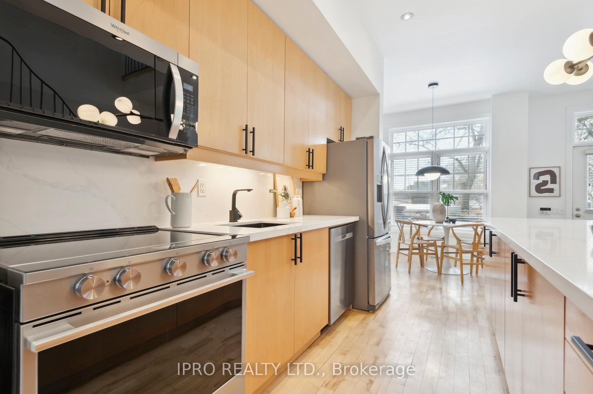 Photo 9 of 912D Logan Avenue, Toronto, Playter Estates-Danforth — HOMEH