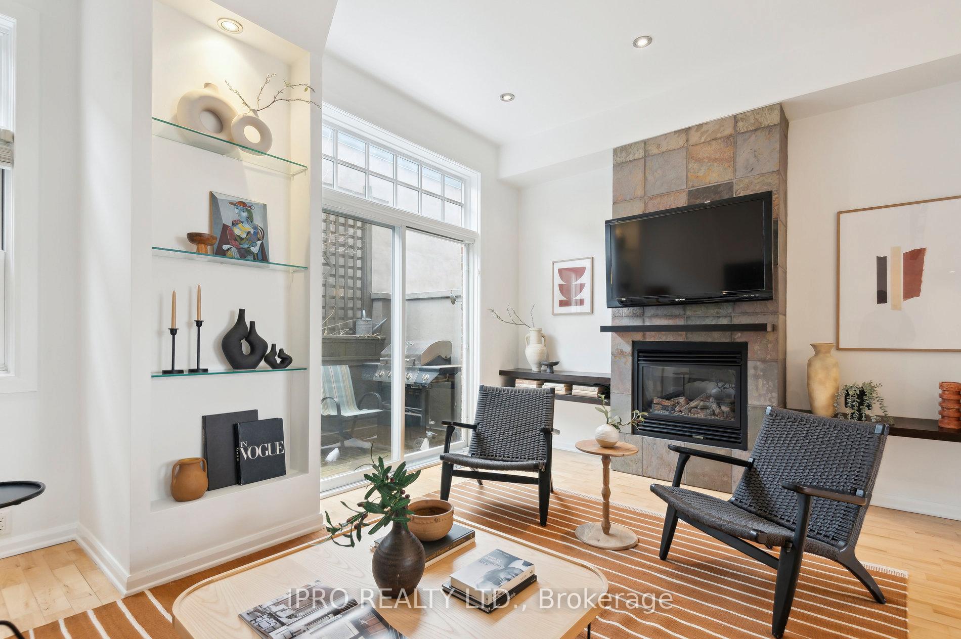 Photo 11 of 912D Logan Avenue, Toronto, Playter Estates-Danforth — HOMEH