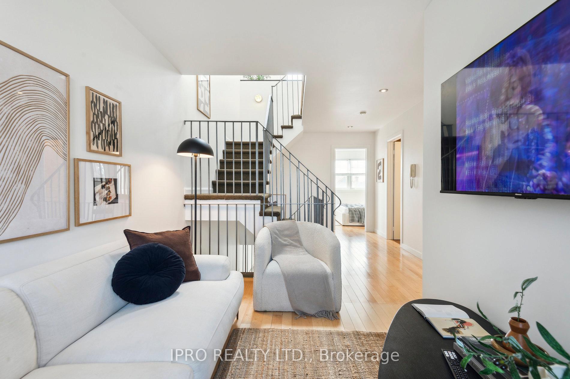 Photo 19 of 912D Logan Avenue, Toronto, Playter Estates-Danforth — HOMEH