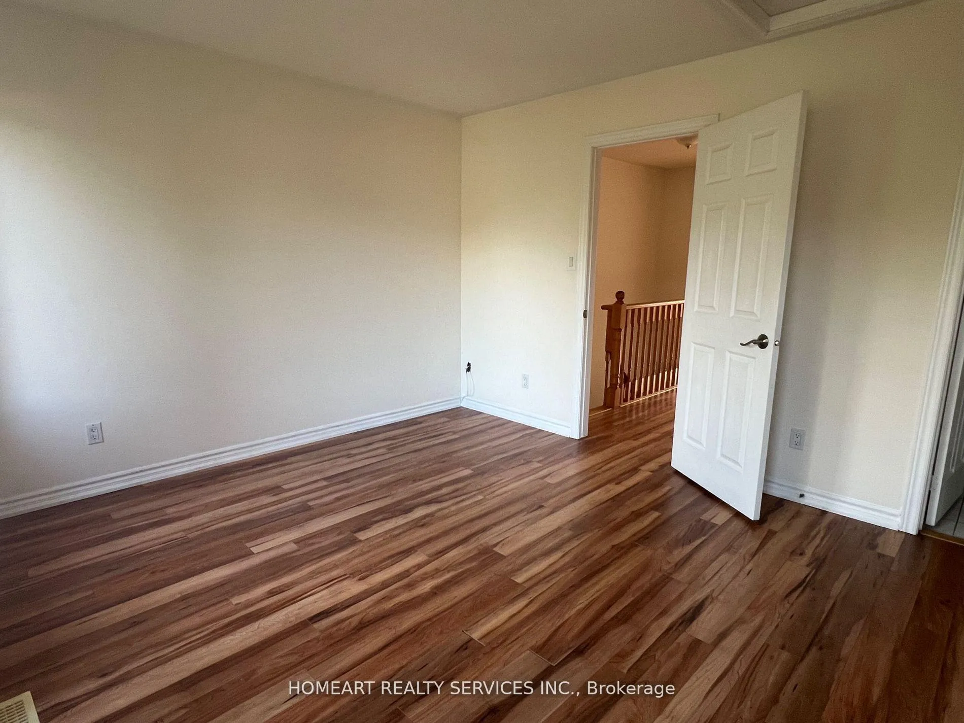 Photo 7 of 20 Leitchcroft Crescent, Markham, Commerce Valley — HOMEH