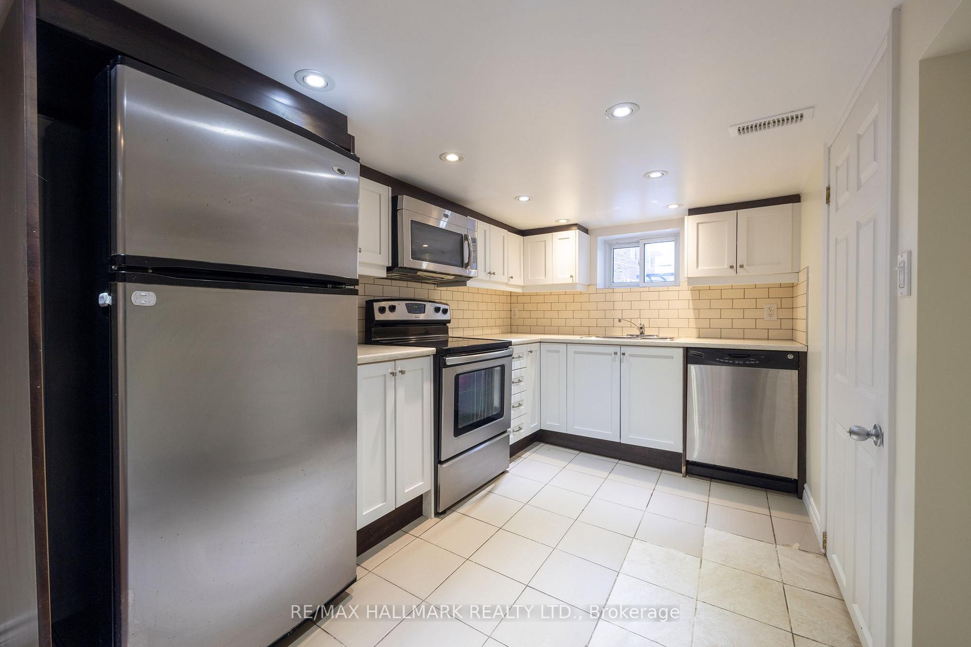 Photo 5 of Unit Basement, 152 Alameda Avenue, Toronto, Oakwood Village — HOMEH