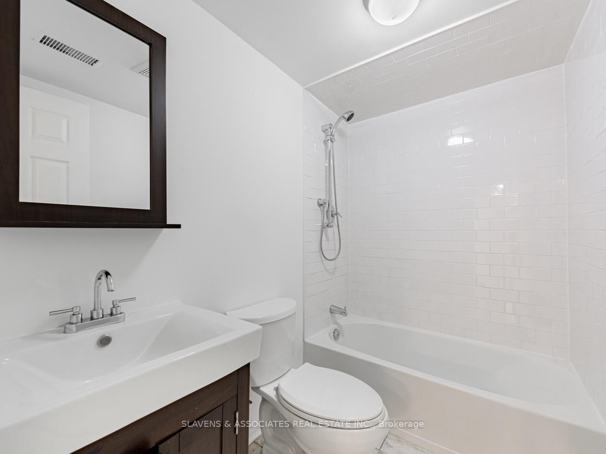 Photo 3 of Unit Lower, 71 Montrose Avenue, Toronto, Trinity-Bellwoods — HOMEH