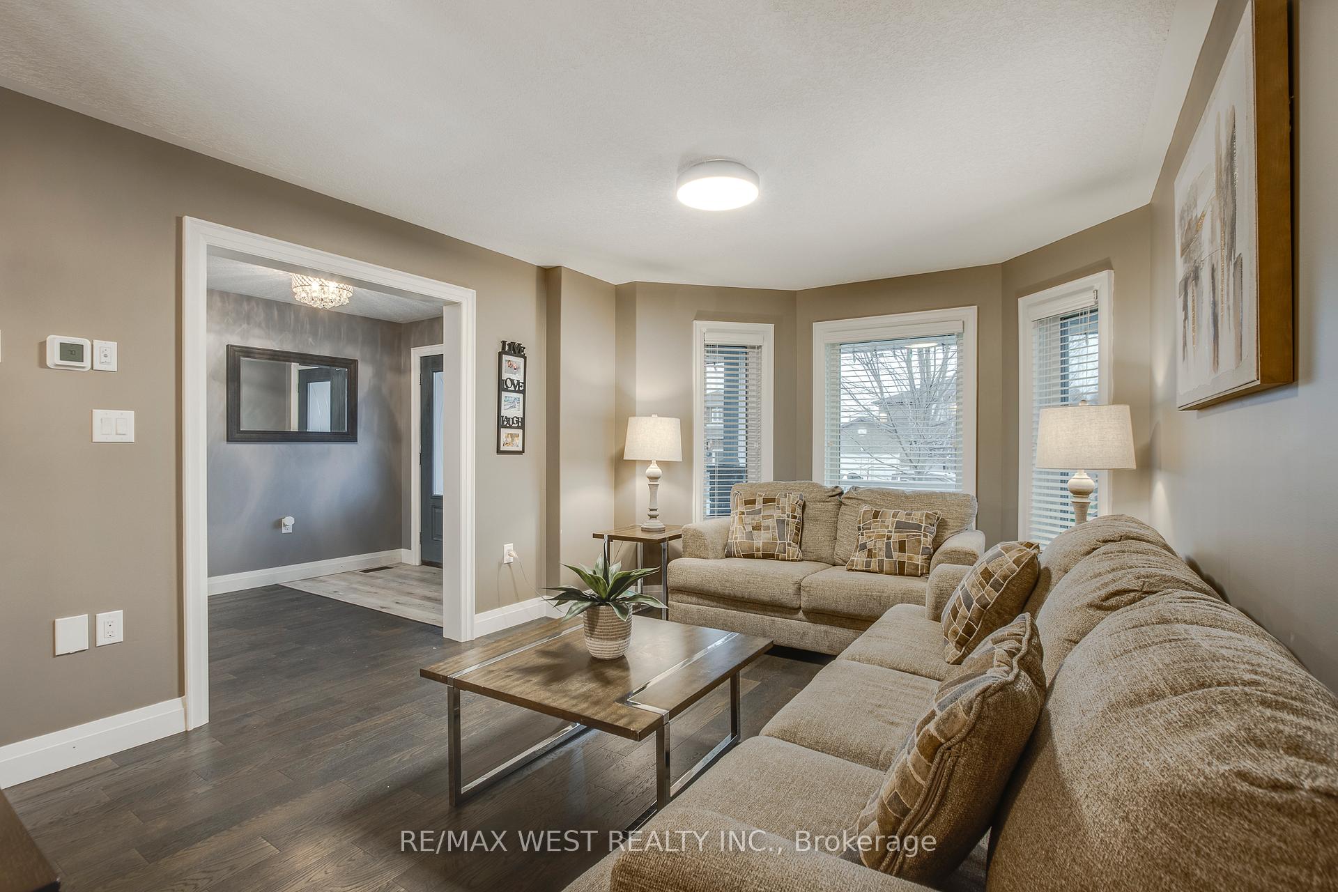 Photo 4 of 14 Sheppard Drive, Tay, Victoria Harbour — HOMEH