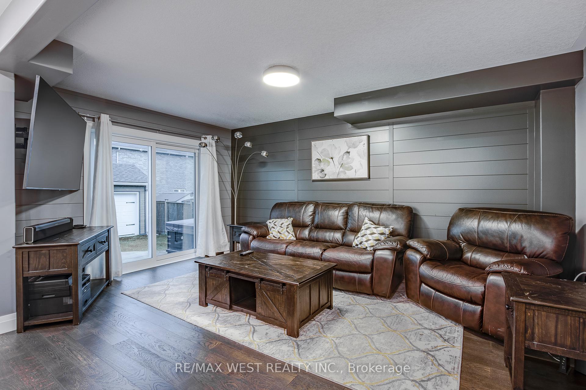 Photo 10 of 14 Sheppard Drive, Tay, Victoria Harbour — HOMEH