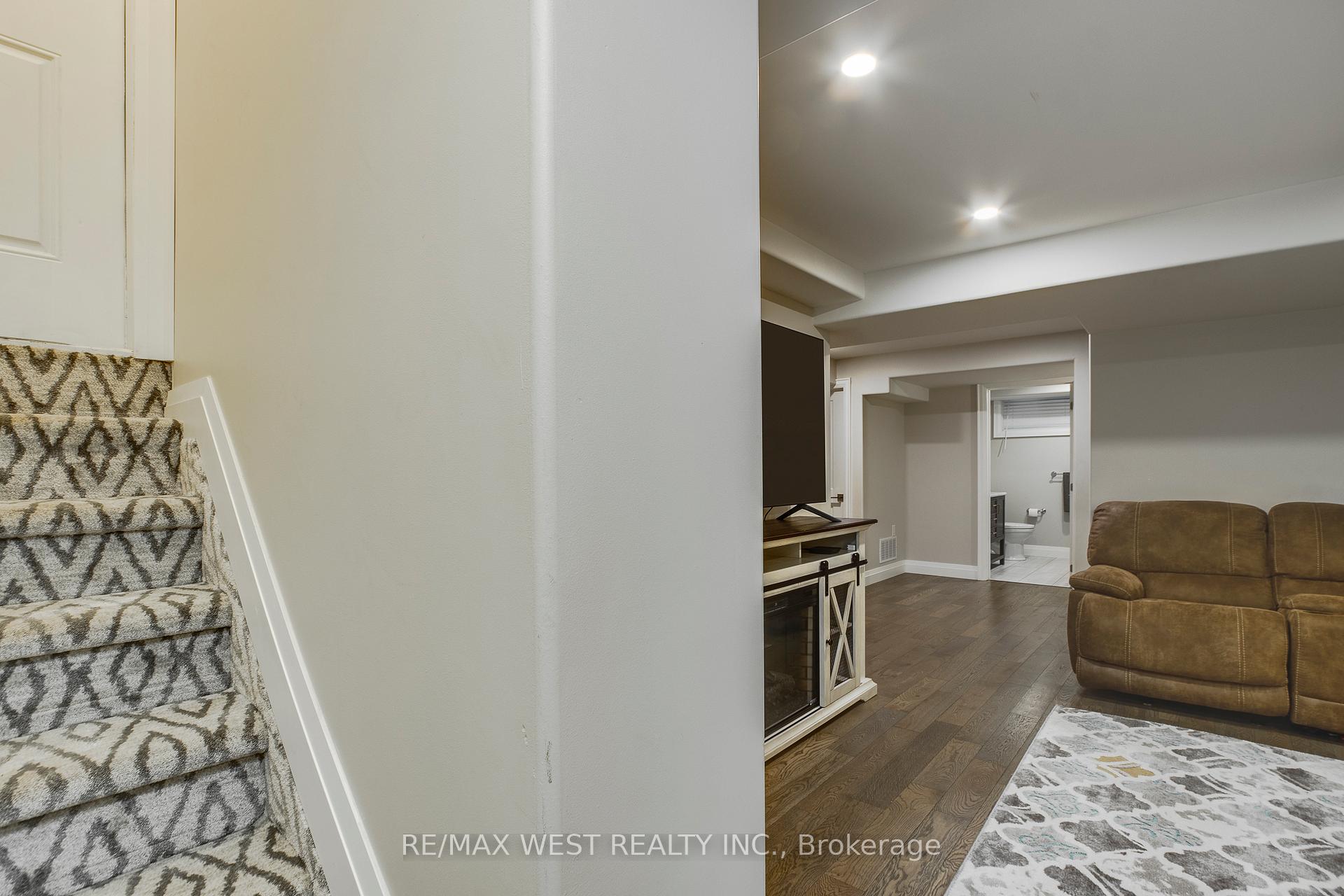 Photo 23 of 14 Sheppard Drive, Tay, Victoria Harbour — HOMEH