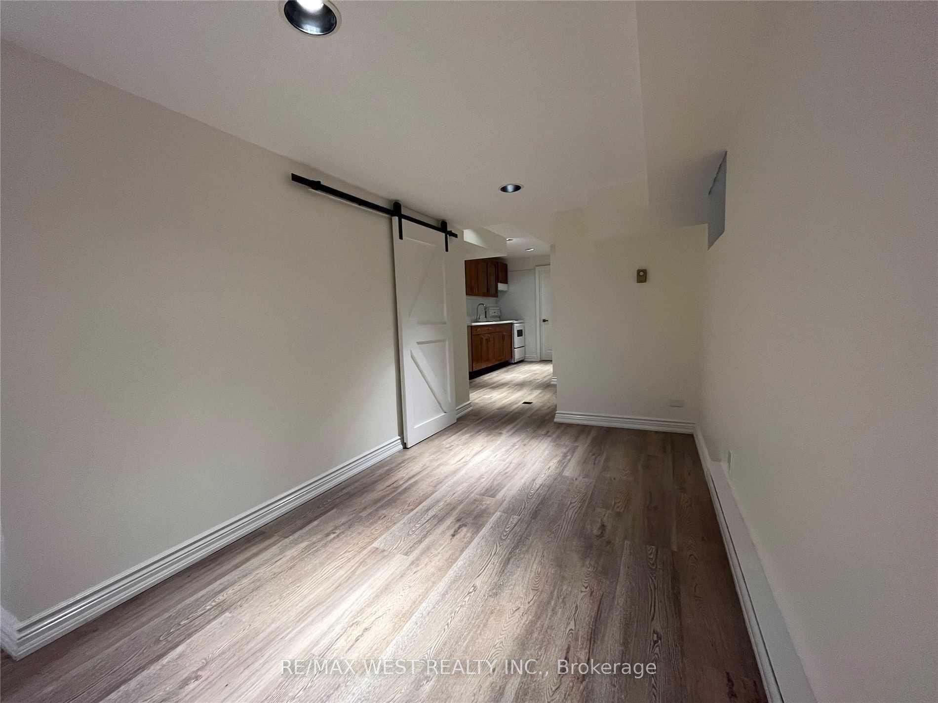 Photo 5 of Unit Bsmt, 537 Roxton Road, Toronto, Palmerston-Little Italy — HOMEH
