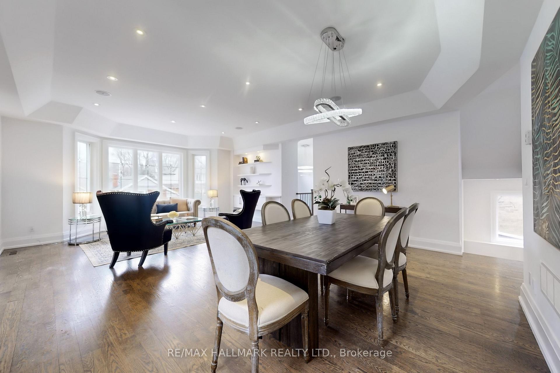 Photo 10 of 35 Davies Crescent, Toronto, East York — HOMEH