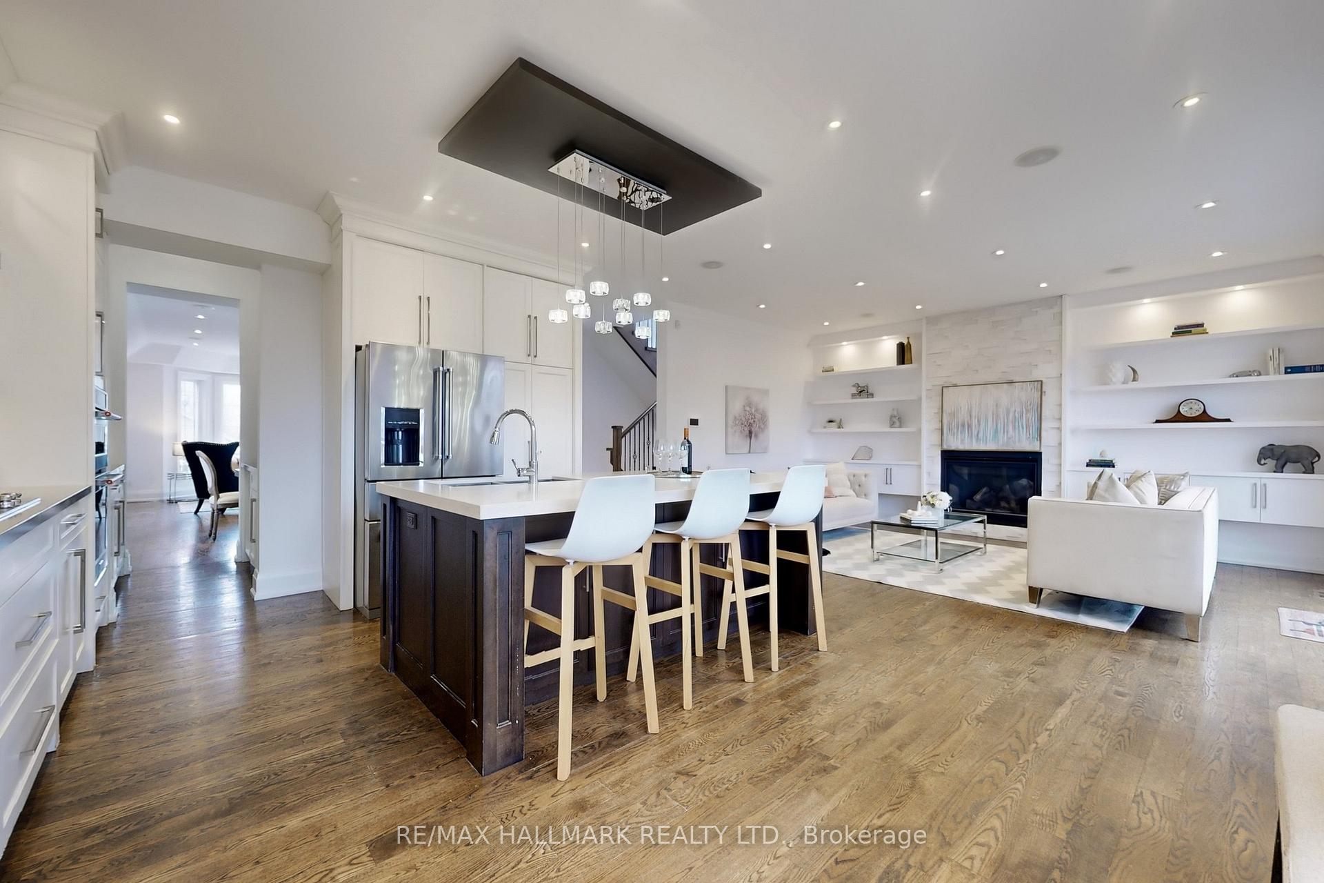 Photo 12 of 35 Davies Crescent, Toronto, East York — HOMEH