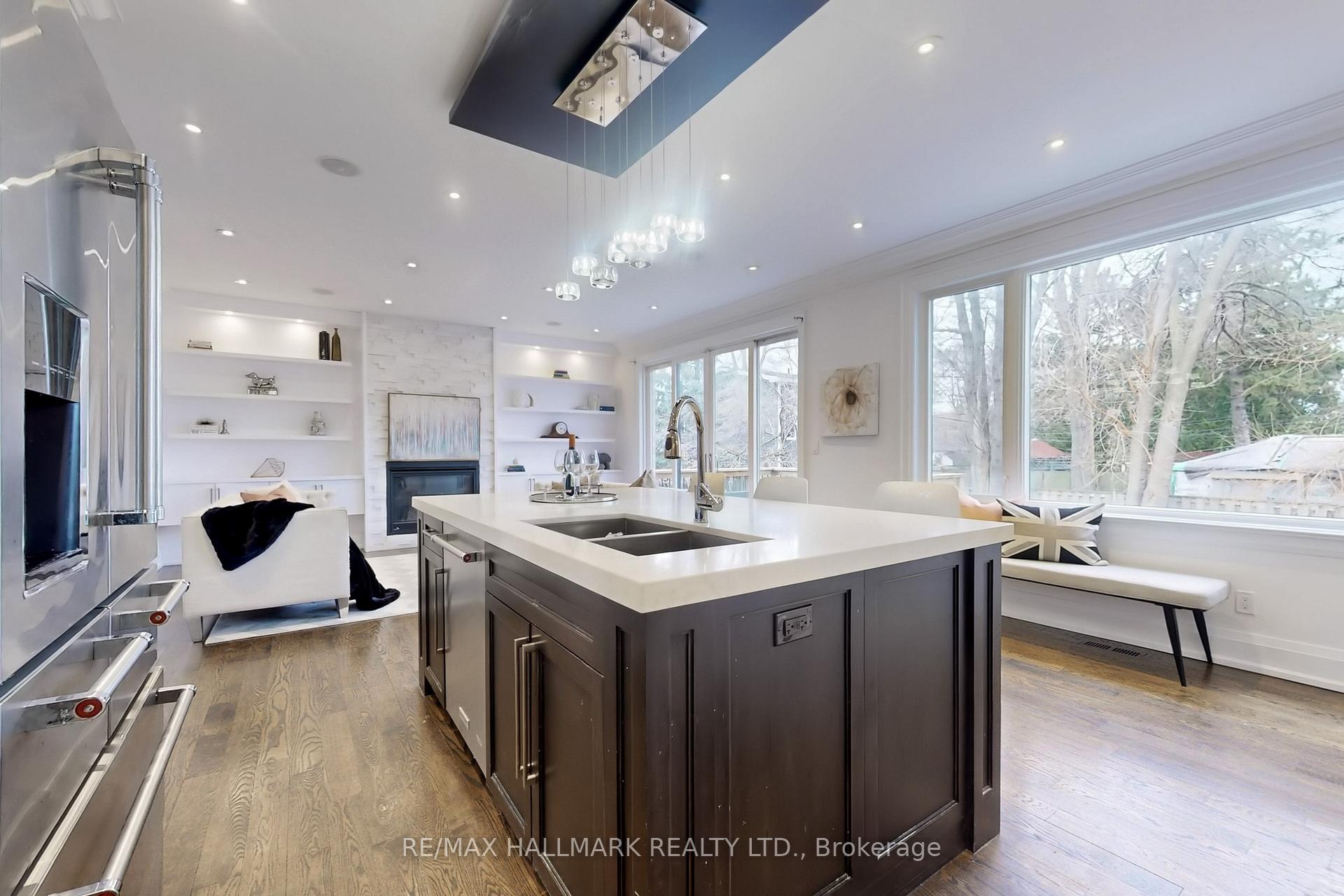 Photo 13 of 35 Davies Crescent, Toronto, East York — HOMEH