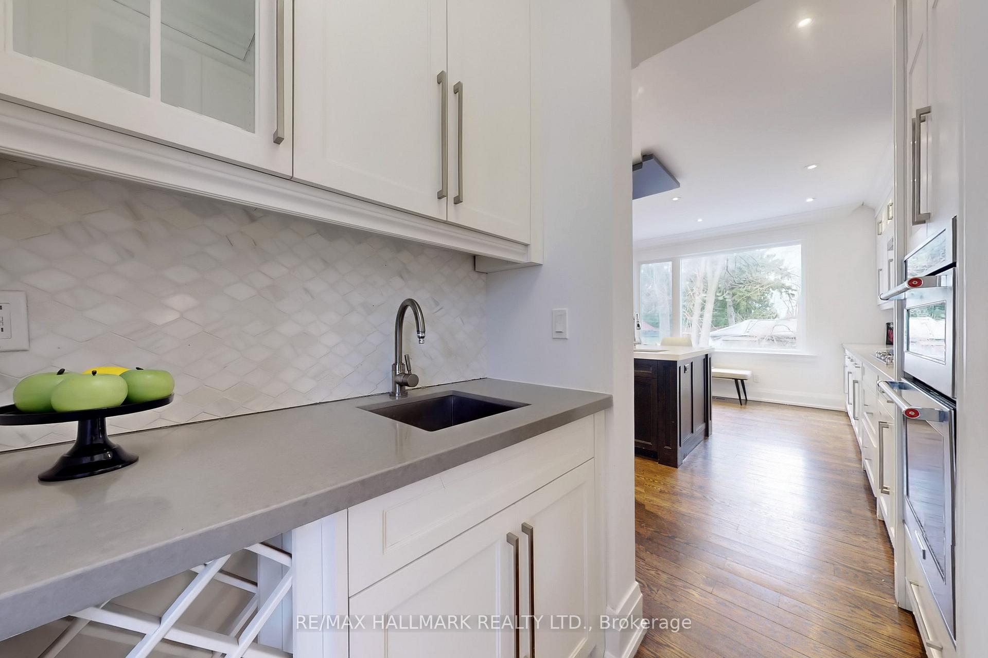 Photo 14 of 35 Davies Crescent, Toronto, East York — HOMEH