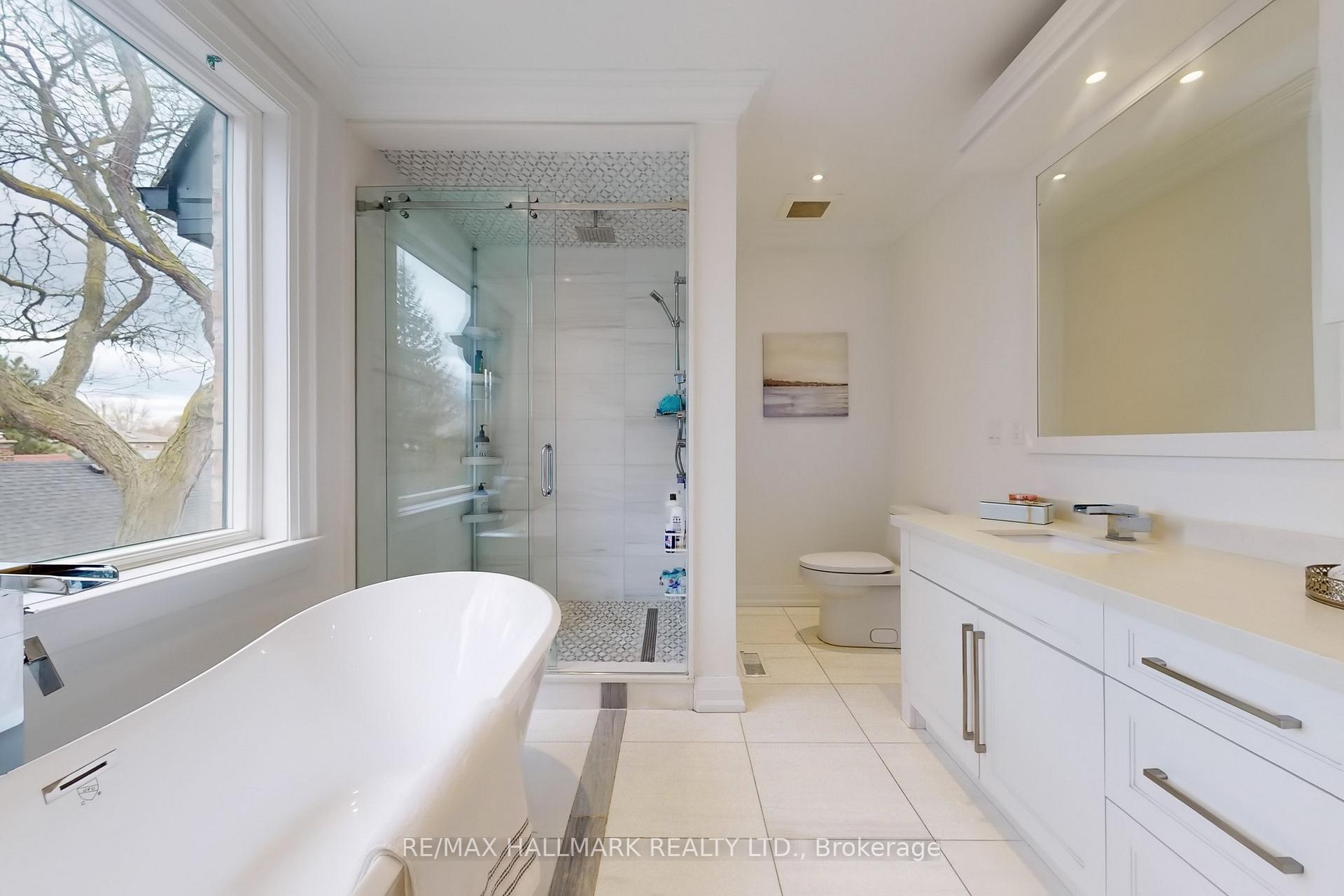Photo 20 of 35 Davies Crescent, Toronto, East York — HOMEH