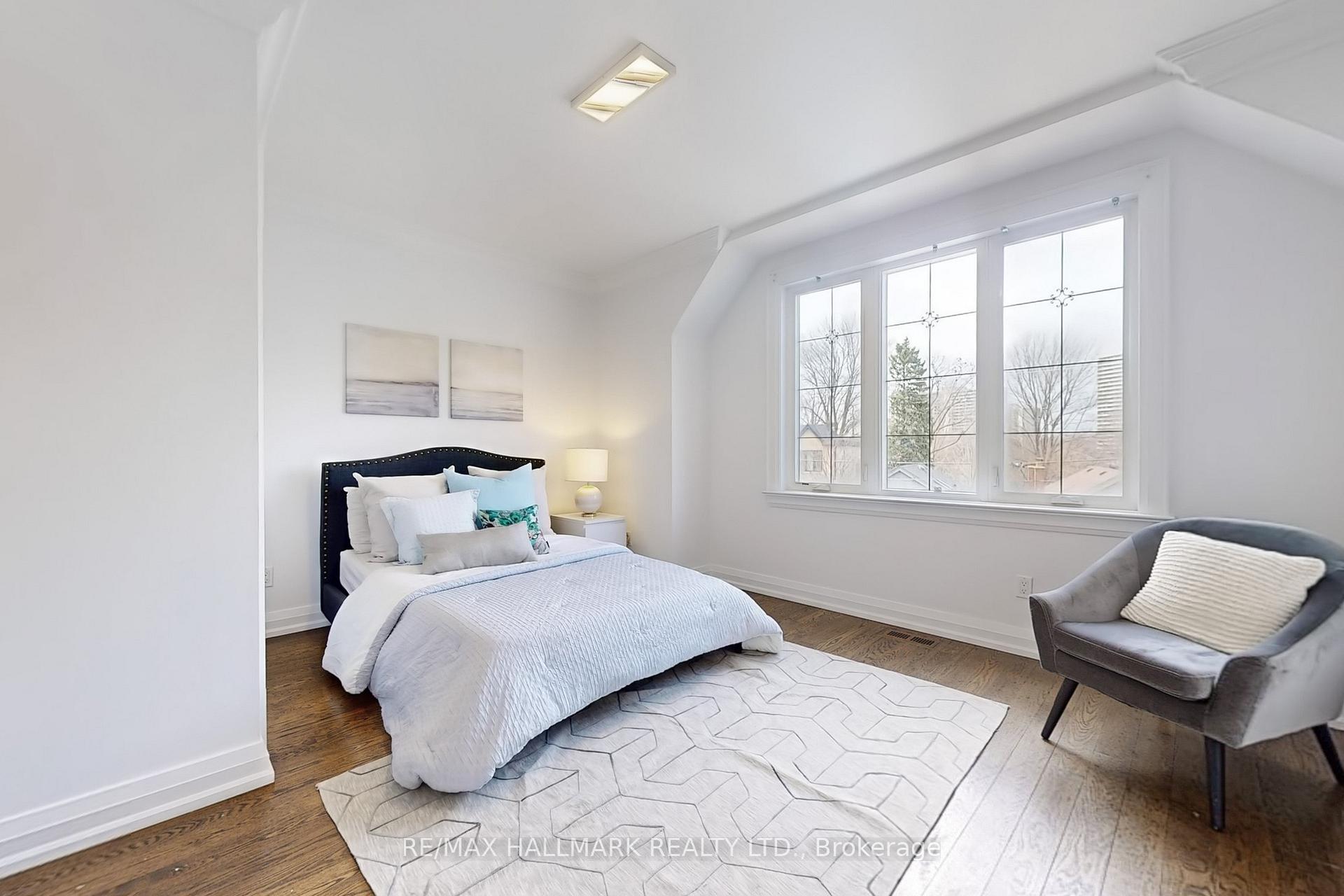 Photo 21 of 35 Davies Crescent, Toronto, East York — HOMEH