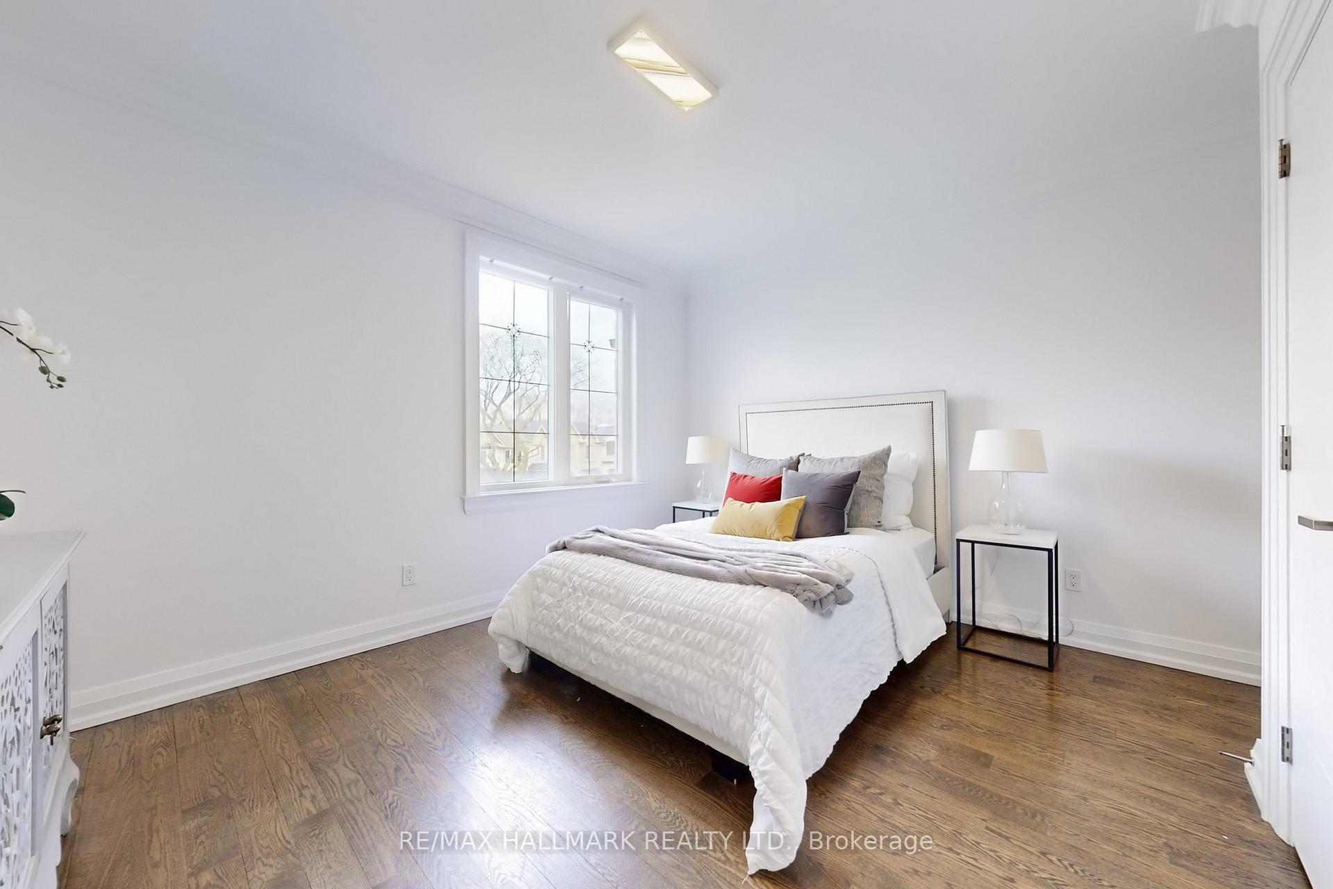 Photo 24 of 35 Davies Crescent, Toronto, East York — HOMEH