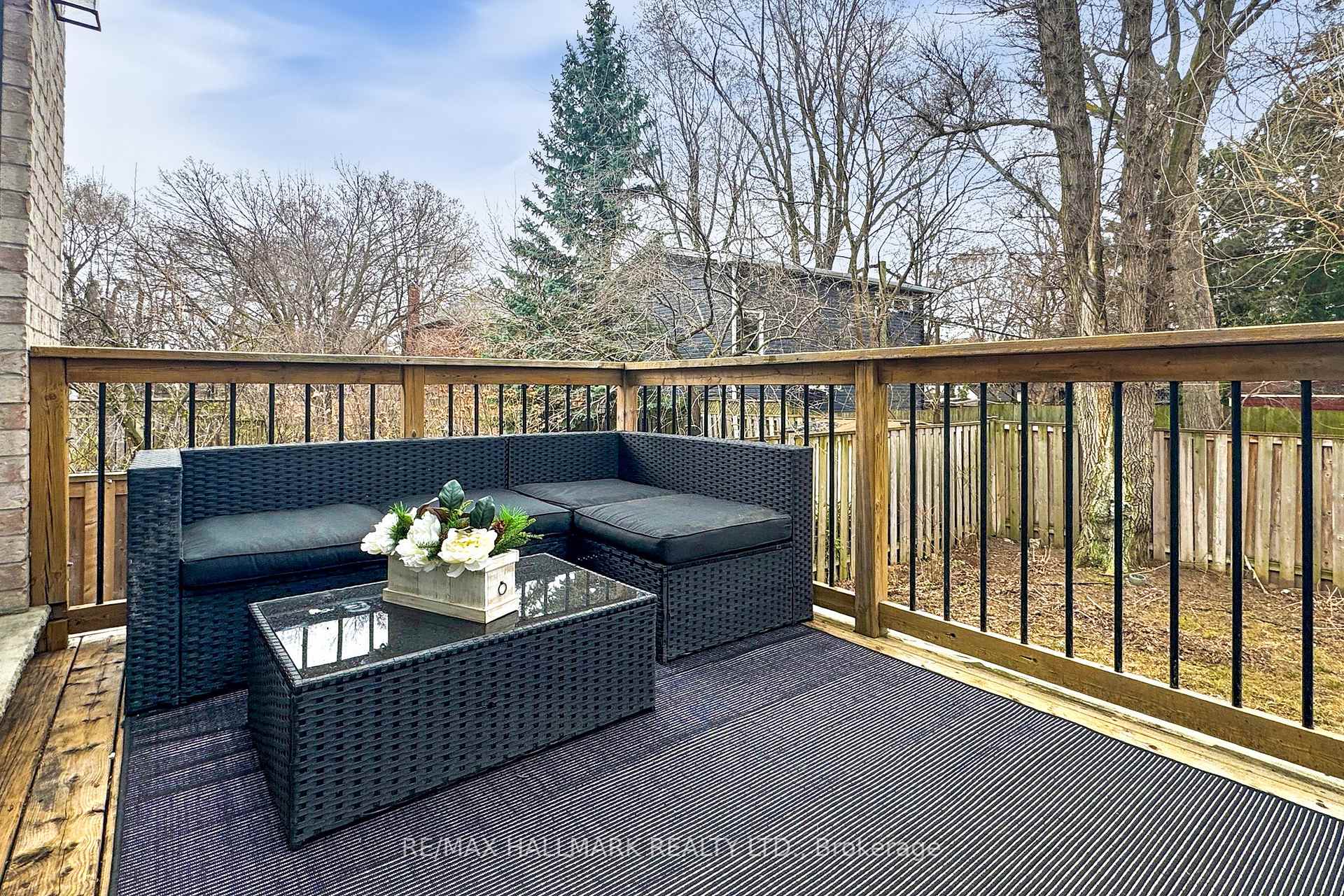 Photo 33 of 35 Davies Crescent, Toronto, East York — HOMEH