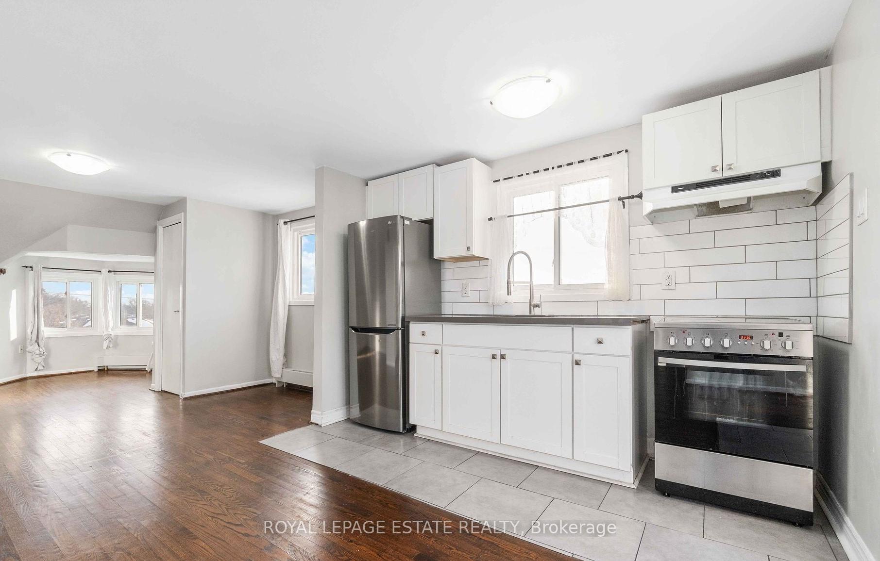 Front of Unit 5, 142 Westlake Avenue