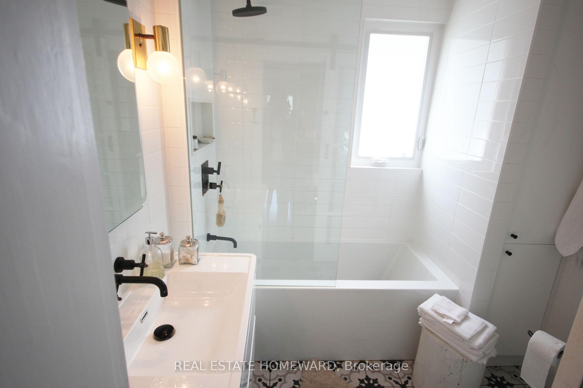 Photo 13 of 271 Woodfield Road, Toronto, Greenwood-Coxwell — HOMEH