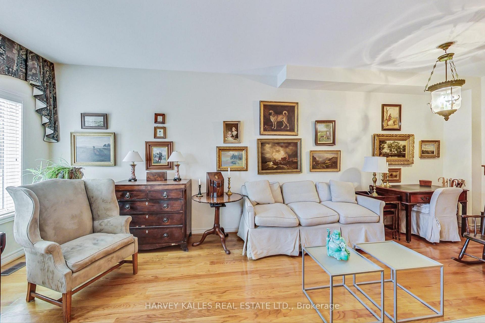 Photo 5 of 8 Fairholme Avenue, Toronto, Englemount-Lawrence — HOMEH