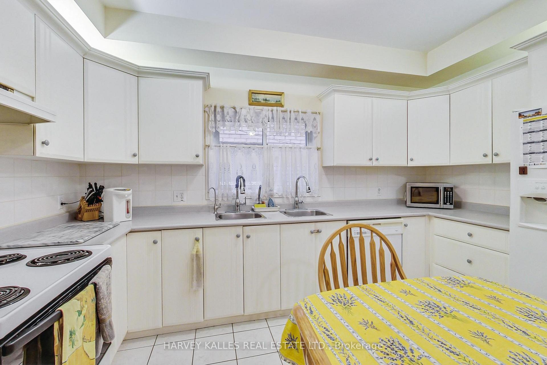 Photo 8 of 8 Fairholme Avenue, Toronto, Englemount-Lawrence — HOMEH