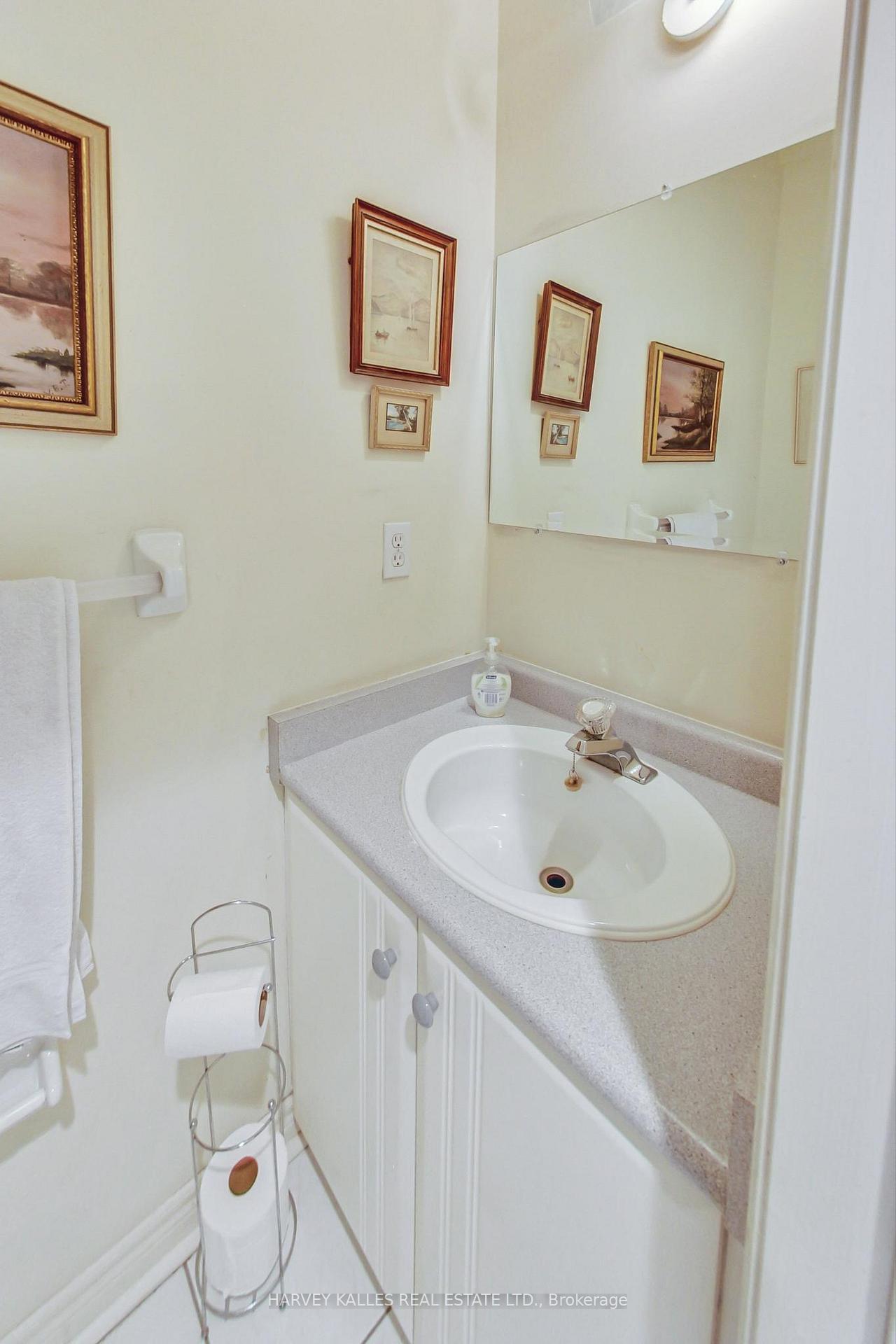 Photo 11 of 8 Fairholme Avenue, Toronto, Englemount-Lawrence — HOMEH