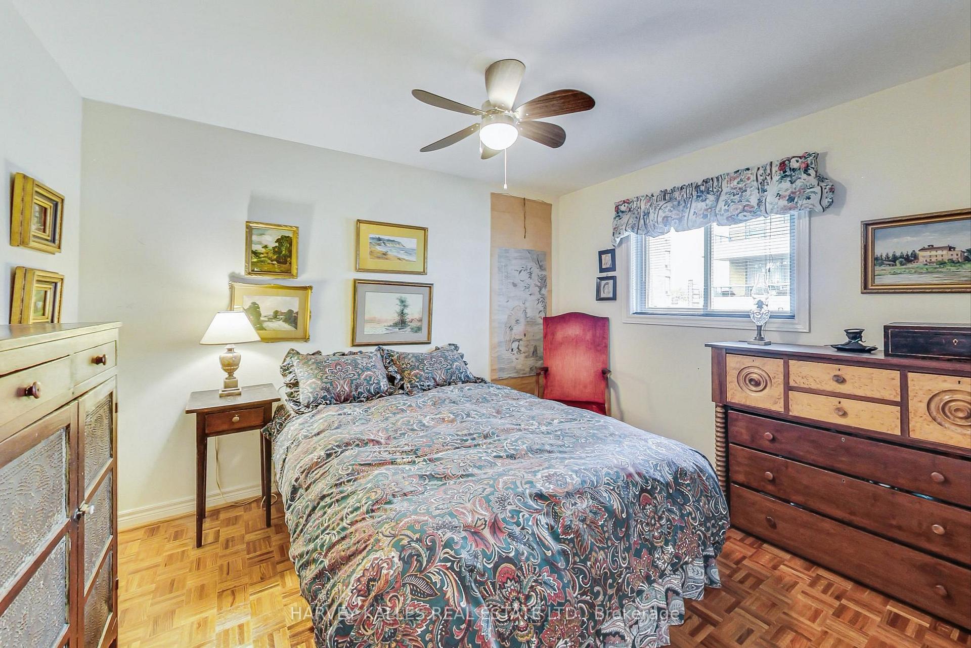 Photo 18 of 8 Fairholme Avenue, Toronto, Englemount-Lawrence — HOMEH